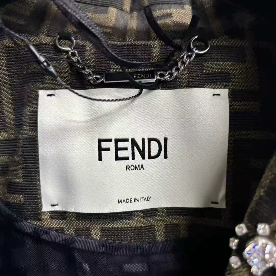 Fendi Fendi Brown T-Shirt 42 Women Size M / US 6-8 / IT 42-44 - 2 Thumbnail