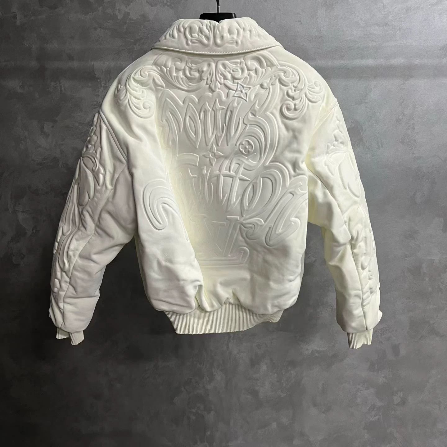 Louis Vuitton Louis Vuitton White Designer Casual Size XXL / US 16-18 / IT 52-54 - 5 Thumbnail