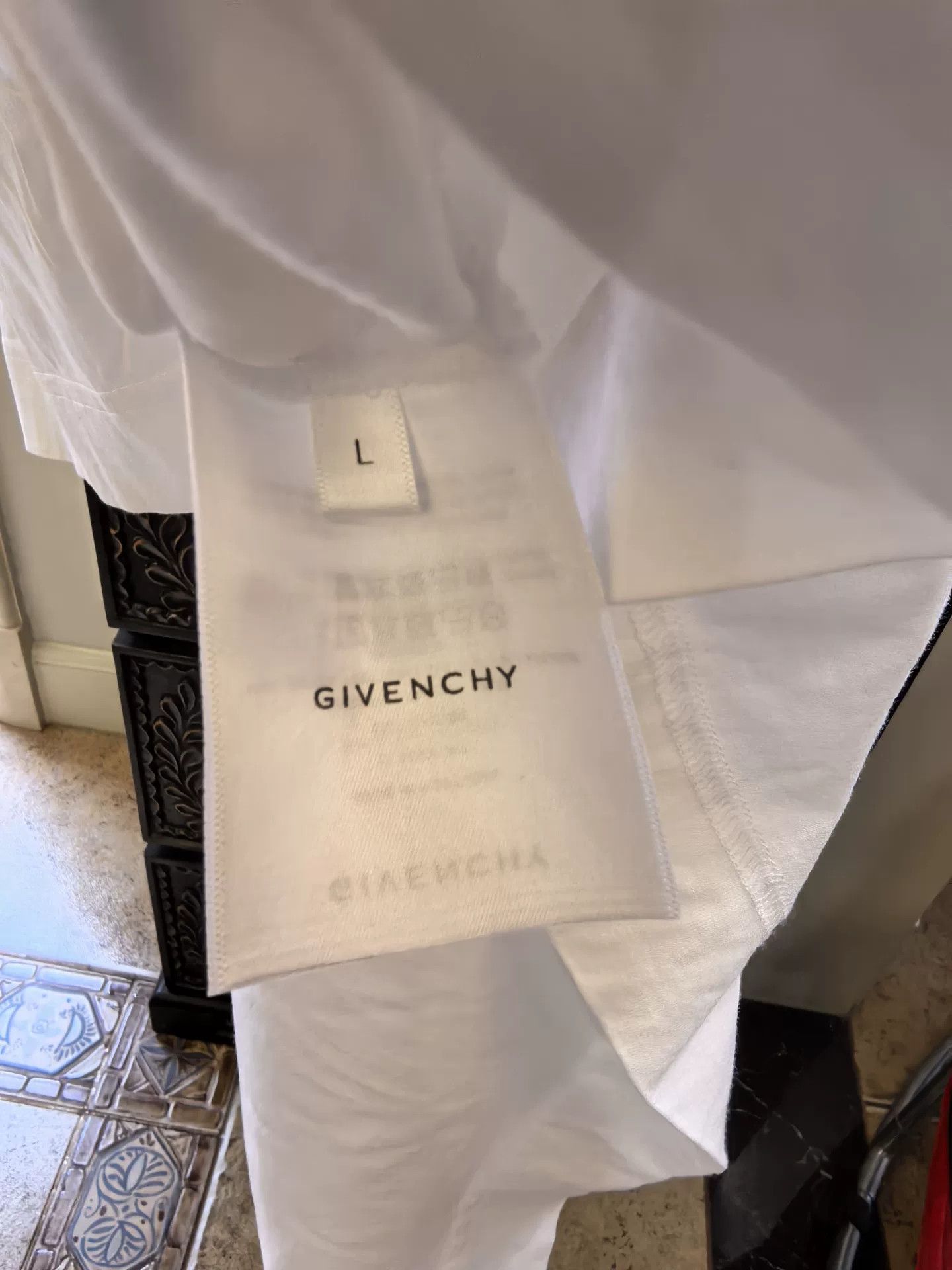 Givenchy Givenchy White Logo Crewneck Short Sleeve T-Shirt L Size US L / EU 52-54 / 3 - 3 Thumbnail