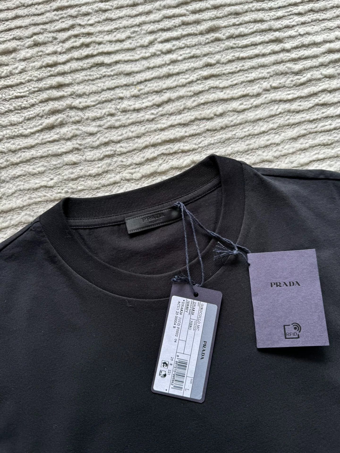 Prada Prada Men's Basic Short-sleeve T-shirt Size US M / EU 48-50 / 2 - 2 Thumbnail