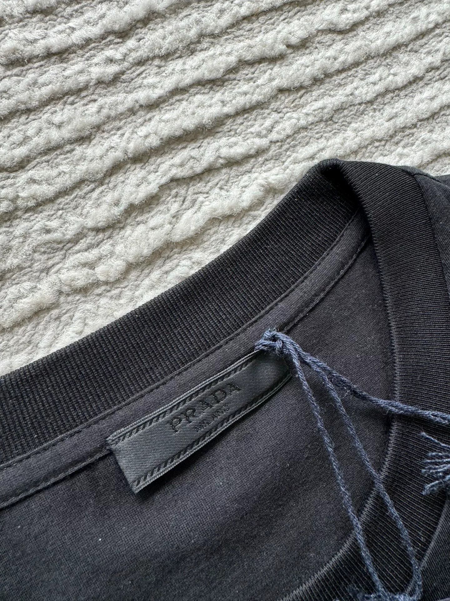 Prada Prada Men's Basic Short-sleeve T-shirt Size US M / EU 48-50 / 2 - 3 Thumbnail