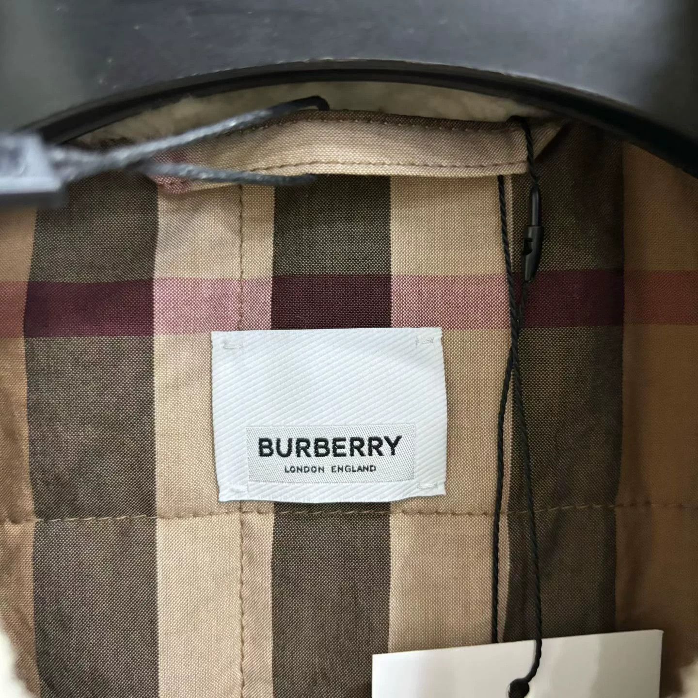 Burberry Burberry Exclusive Graphic Beige T-Shirt 38 Women Size S / US 4 / IT 40 - 2 Thumbnail