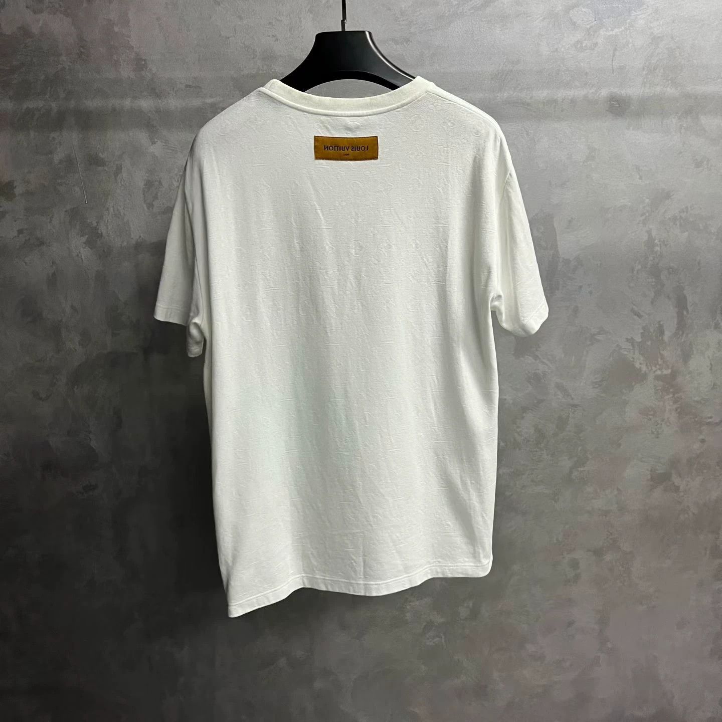 Louis Vuitton Louis Vuitton Printed Graphic White T-Shirt L Women Size L / US 10 / IT 46 - 5 Thumbnail
