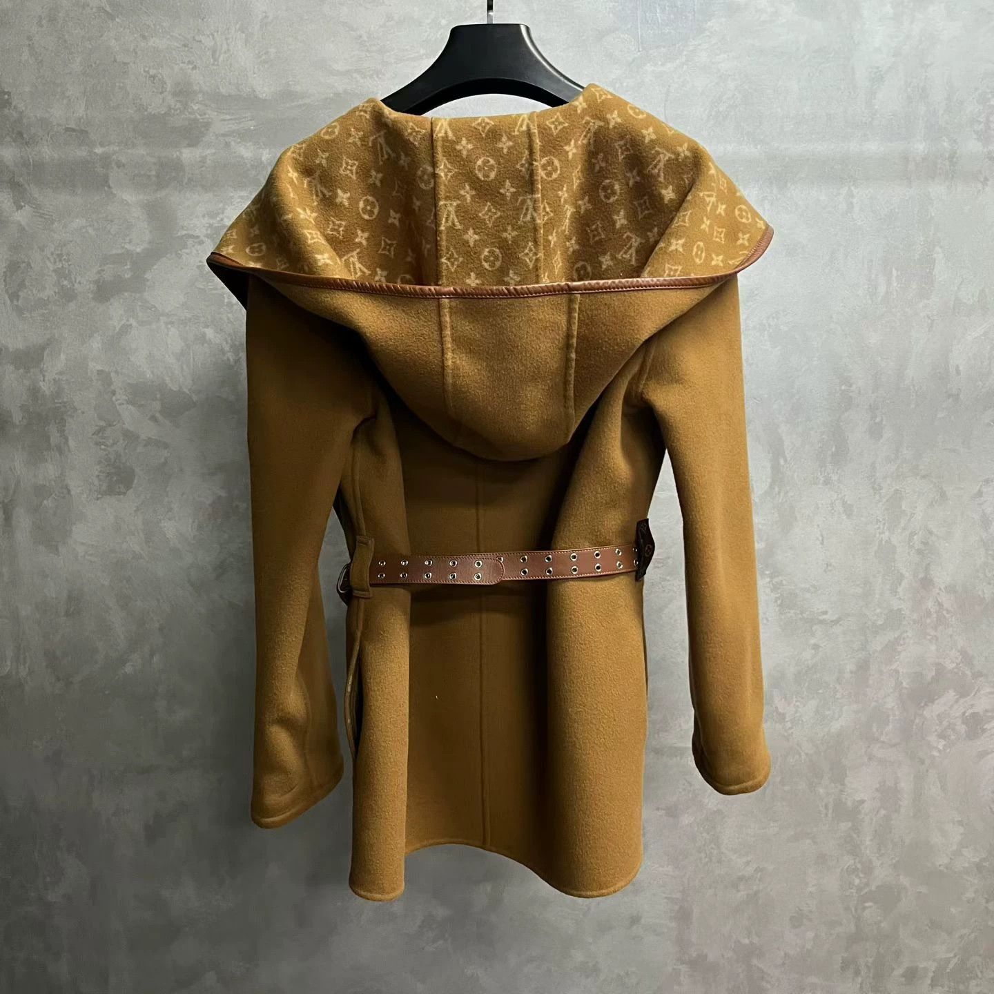 Louis Vuitton Louis Vuitton Brown Coat Outerwear Size XS / US 0-2 / IT 36-38 - 5 Thumbnail