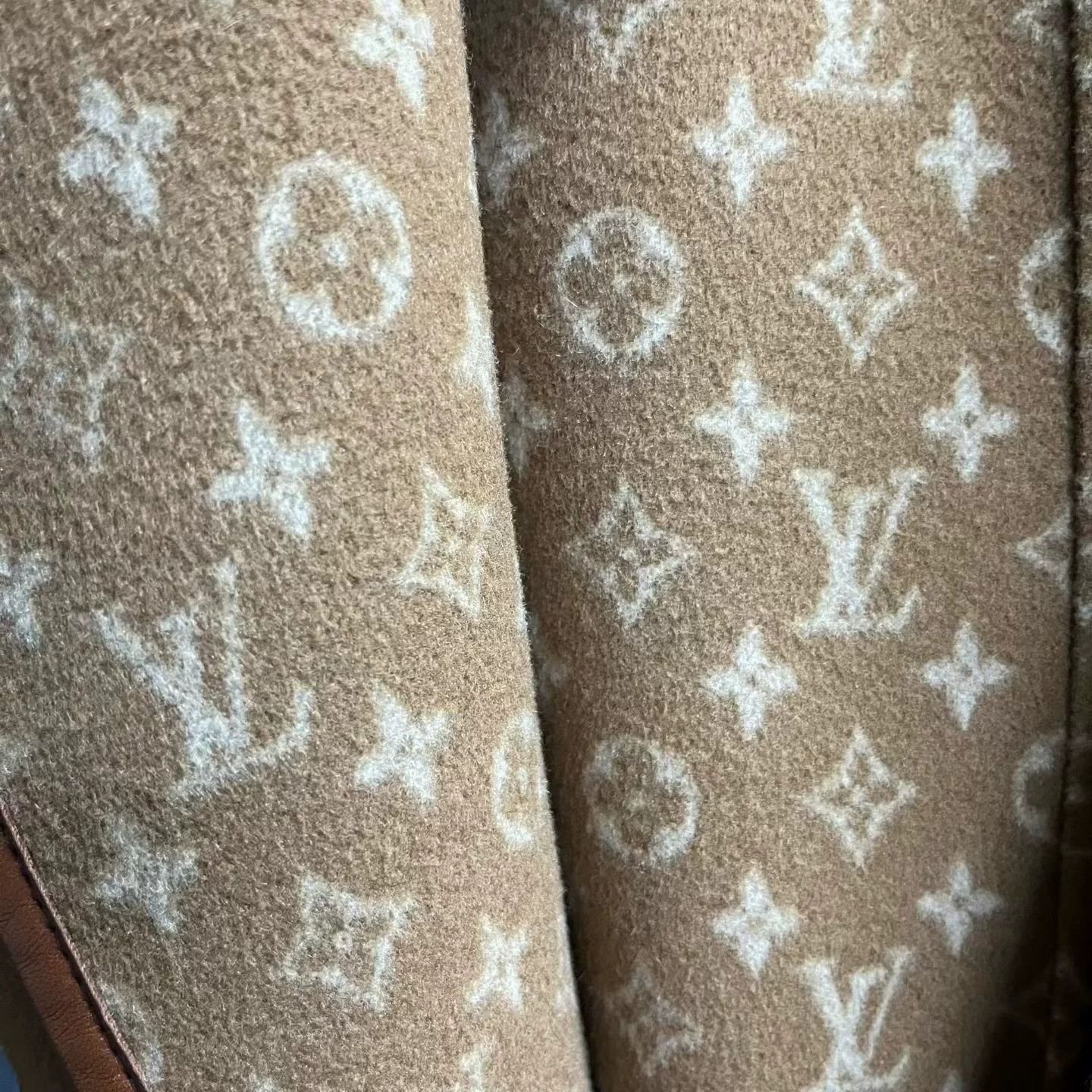 Louis Vuitton Louis Vuitton Brown Coat Outerwear Size XS / US 0-2 / IT 36-38 - 4 Thumbnail