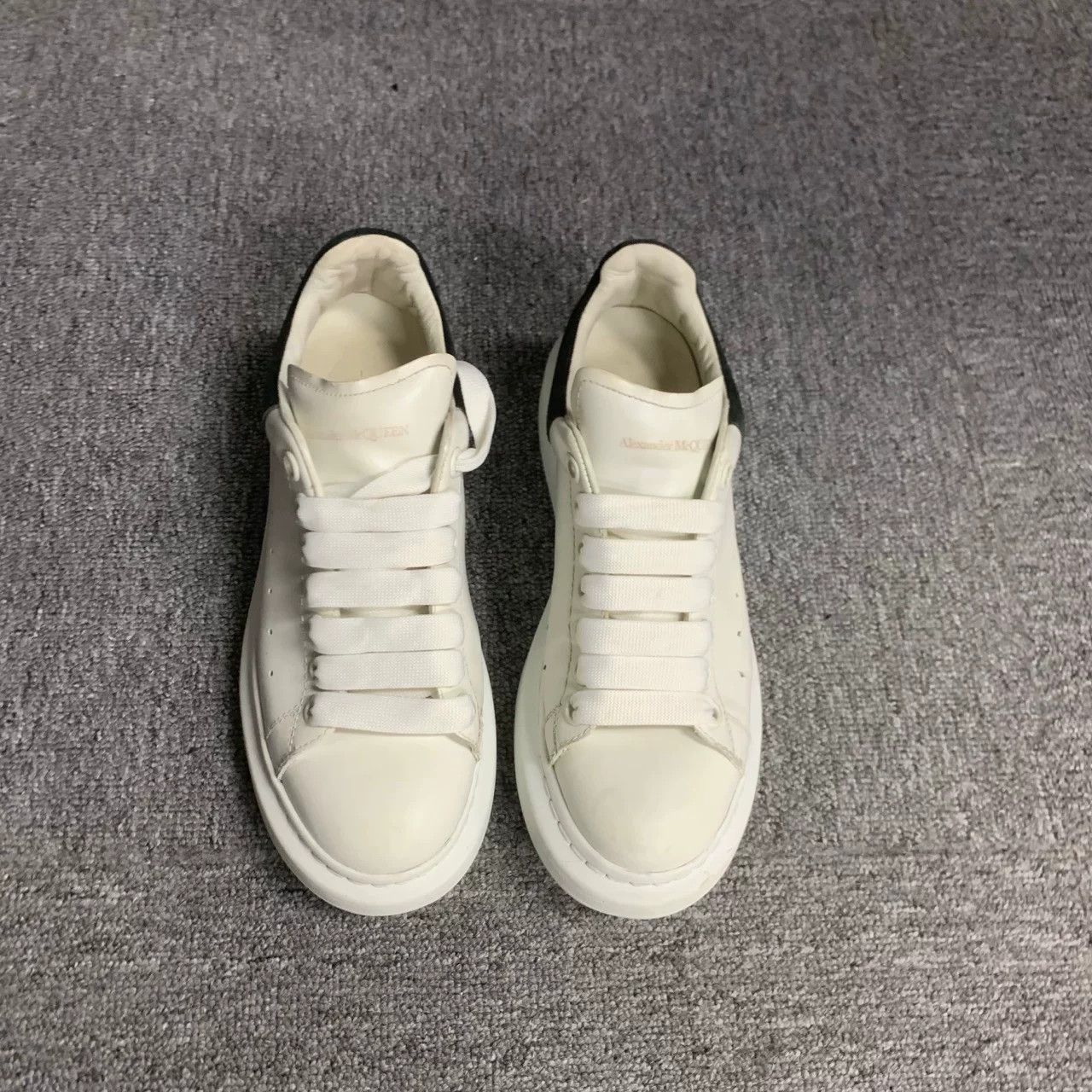 Alexander McQueen Alexander McQueen White Lowtop Sneakers 35.5 Women Size US 5 / IT 35 - 2 Thumbnail