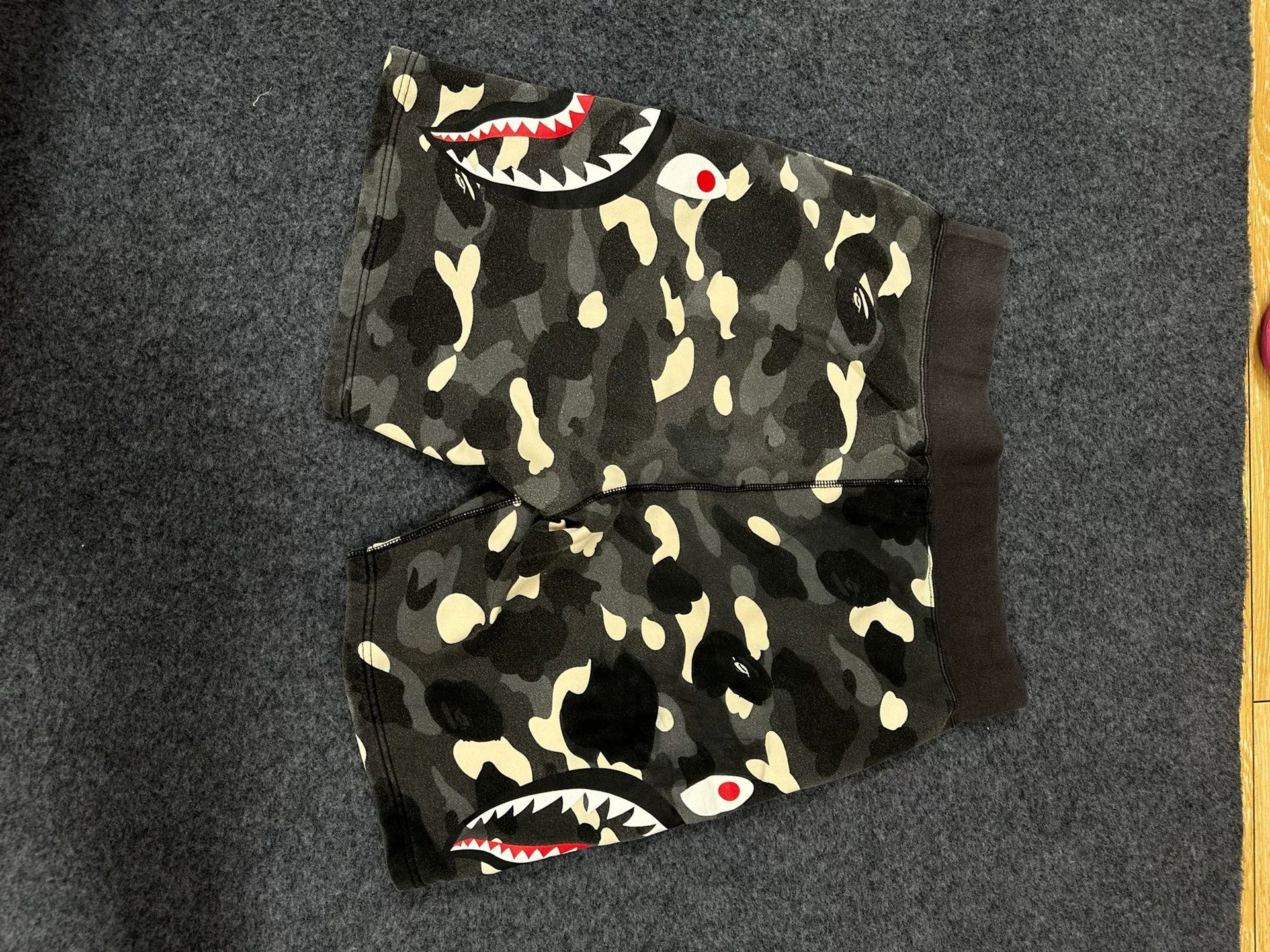 Bape Bape Multi Shark Shorts Designer Size US 36 / EU 52 - 2 Thumbnail