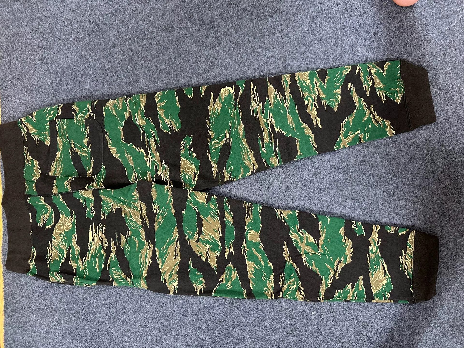Bape Bape Multi Glow Pants Casual Designer Size US 32 / EU 48 - 2 Thumbnail