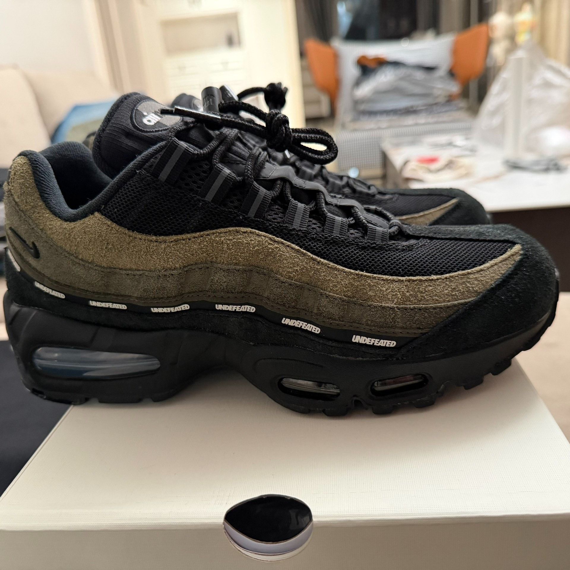 Undefeated UNDEFEATED x Nike Air Max 95 SP Size US 9.5 / EU 42-43 - 2 Thumbnail