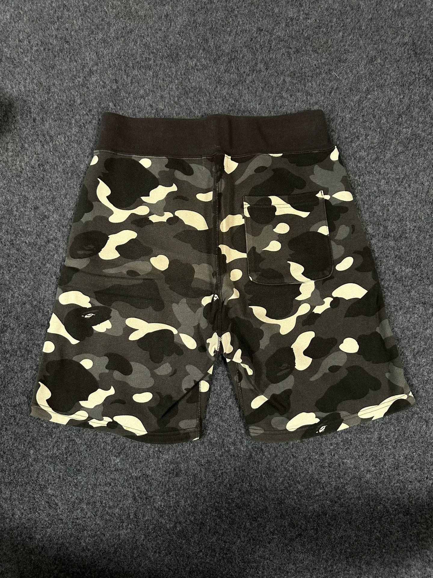 Bape Bape Multi Shark Shorts Designer Size US 32 / EU 48 - 2 Thumbnail