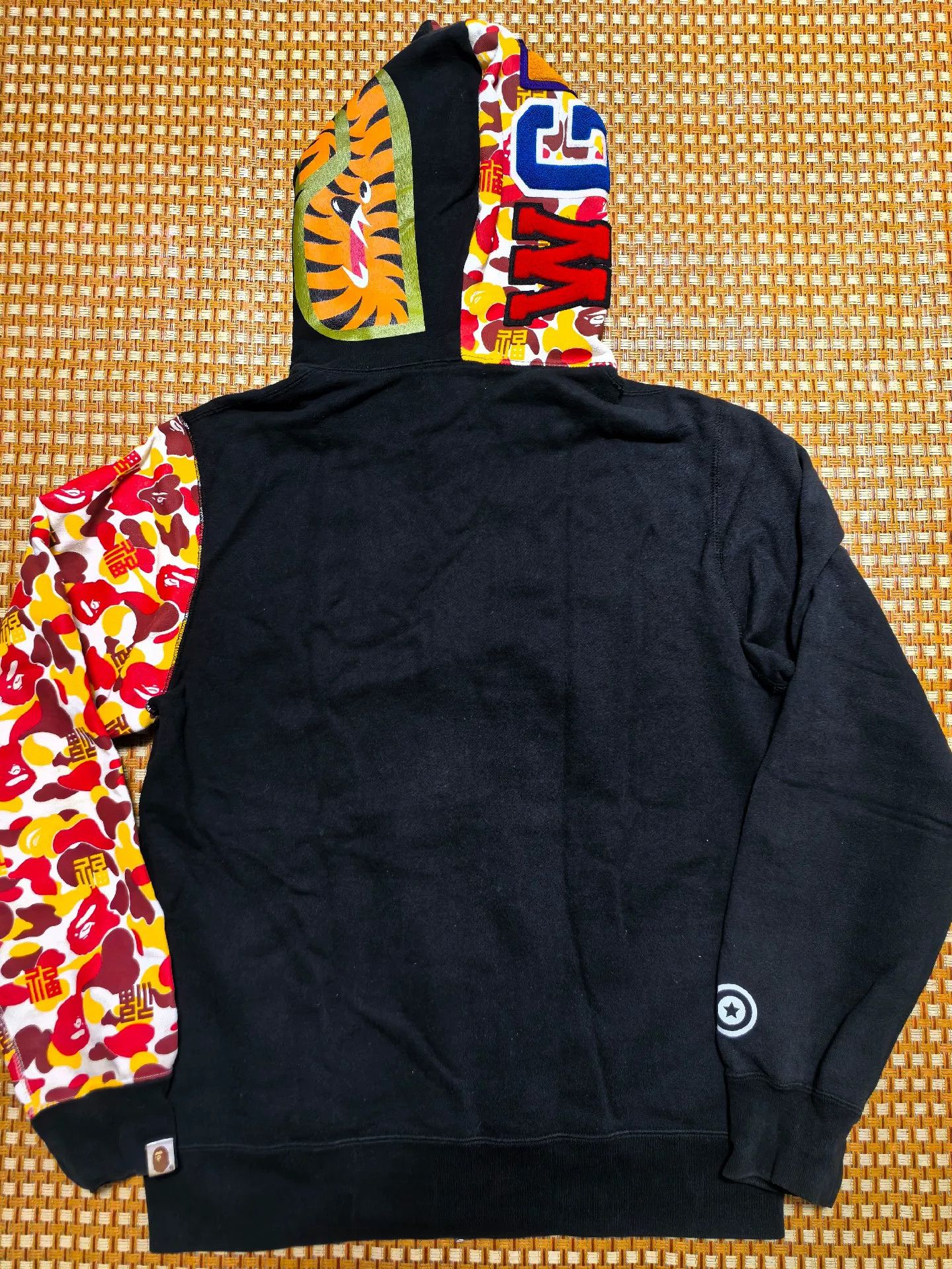 Bape Bape Shark Sweatshirt Pullover Size US L / EU 52-54 / 3 - 2 Thumbnail