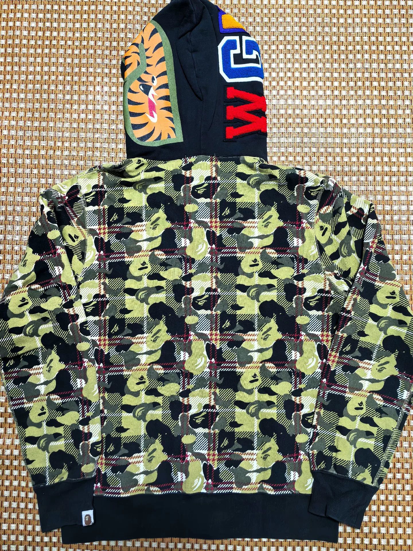 Bape Bape Shark Sweatshirt Pullover Size US L / EU 52-54 / 3 - 2 Thumbnail