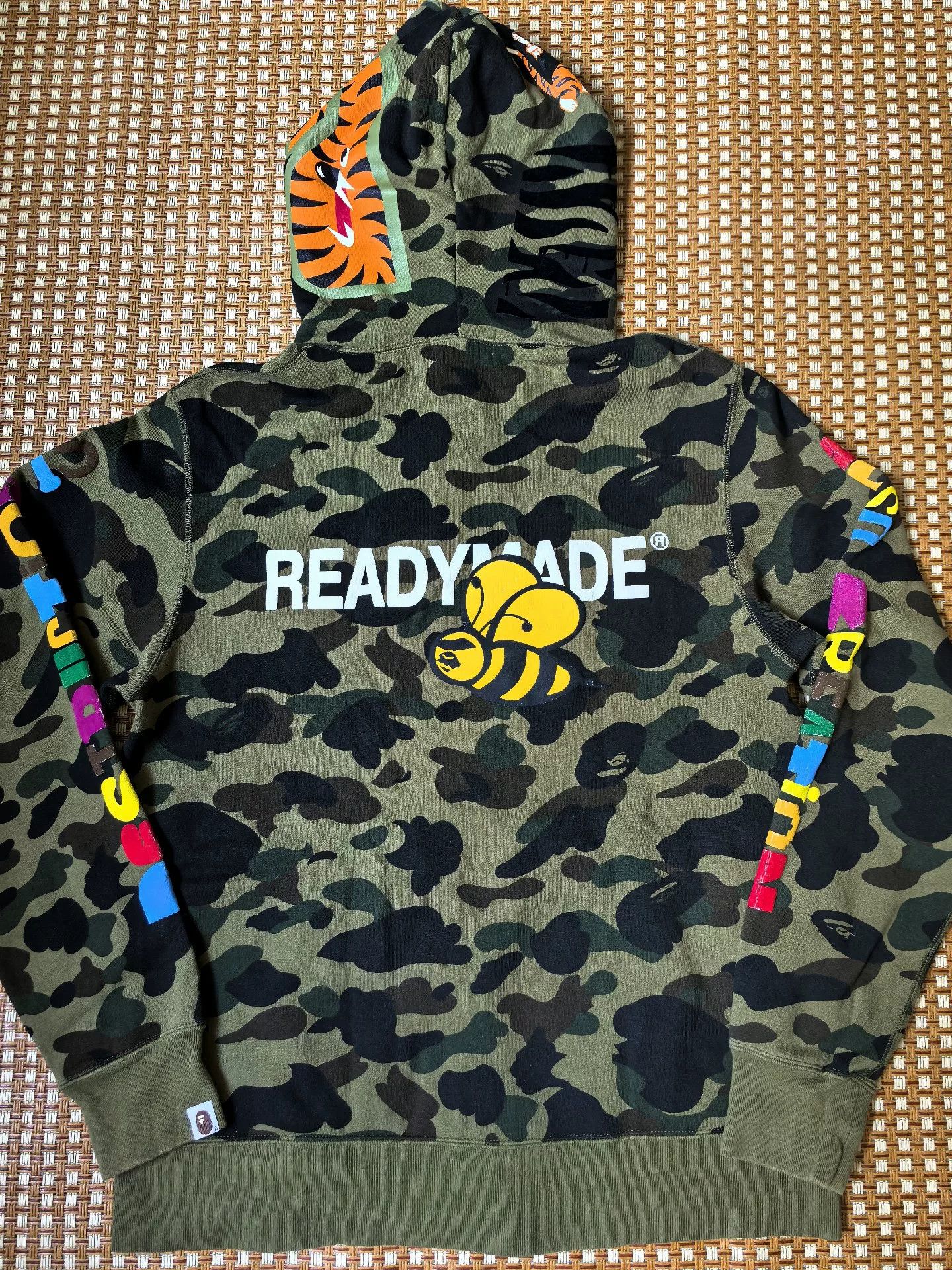 Bape Bape Green Shark Sweatshirt Pullover Size US L / EU 52-54 / 3 - 2 Thumbnail