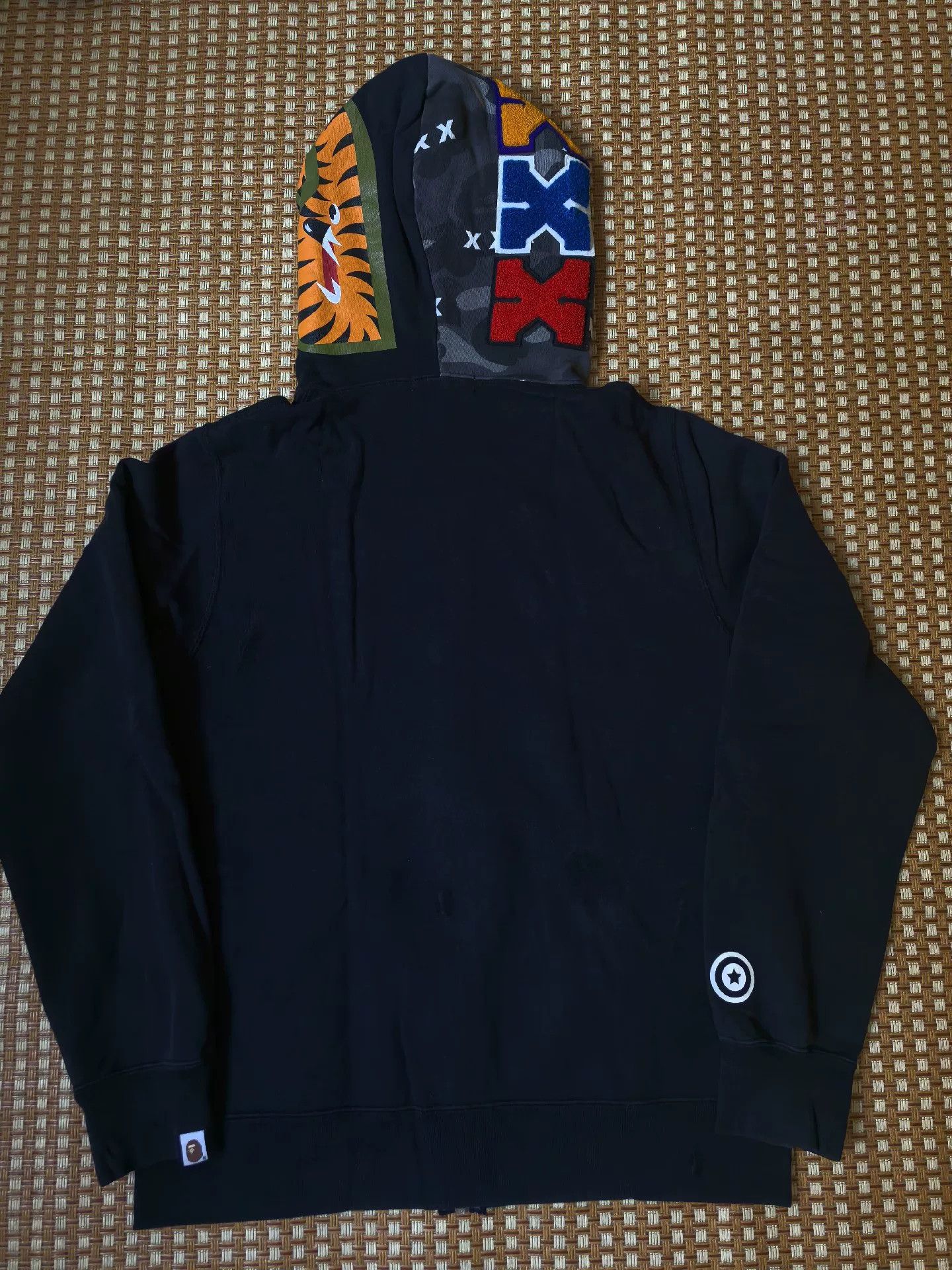 Bape Bape Black Shark Sweatshirt Pullover Size US L / EU 52-54 / 3 - 2 Thumbnail