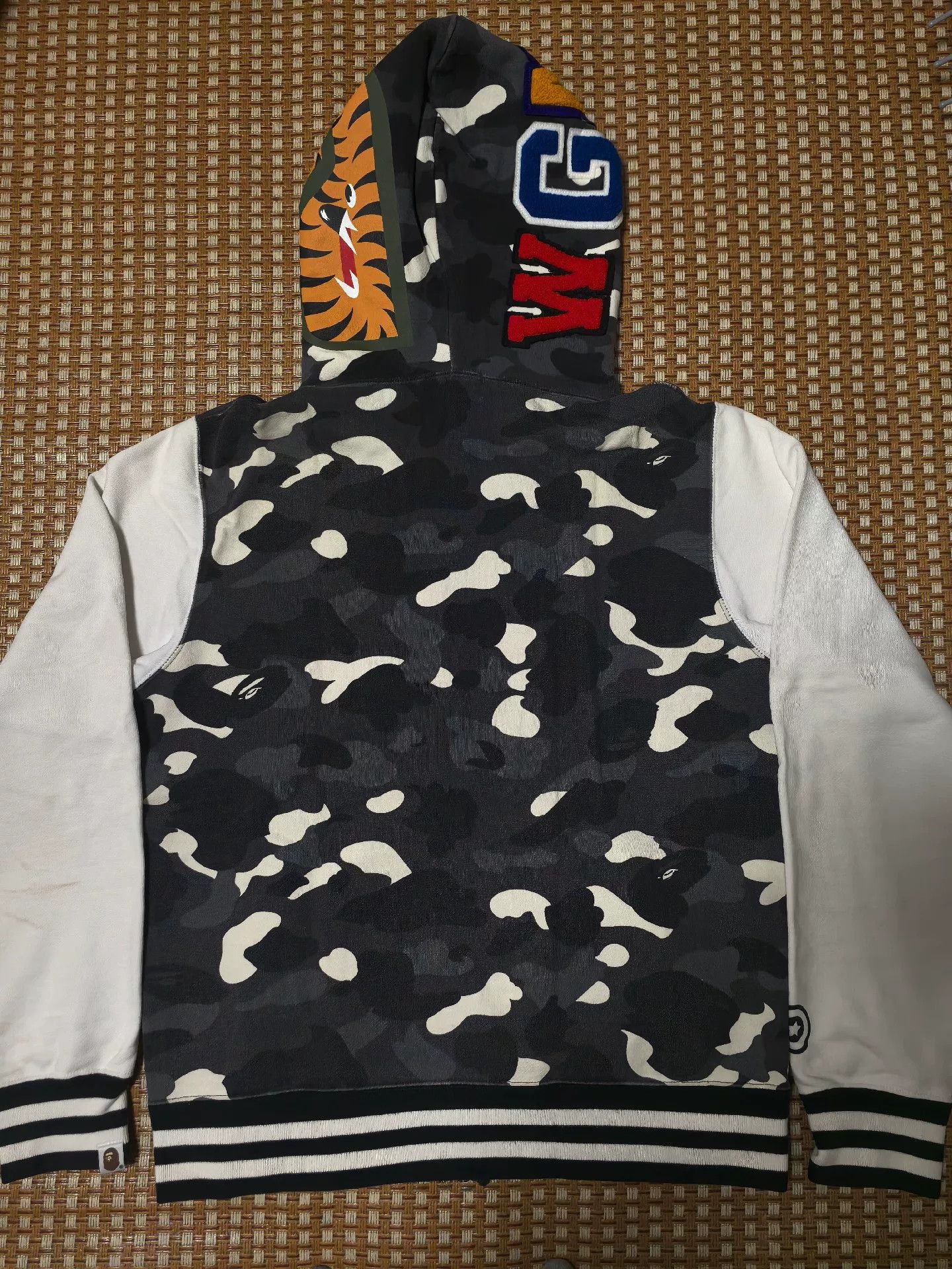 Bape Bape Shark Sweatshirt Pullover Size US L / EU 52-54 / 3 - 2 Thumbnail