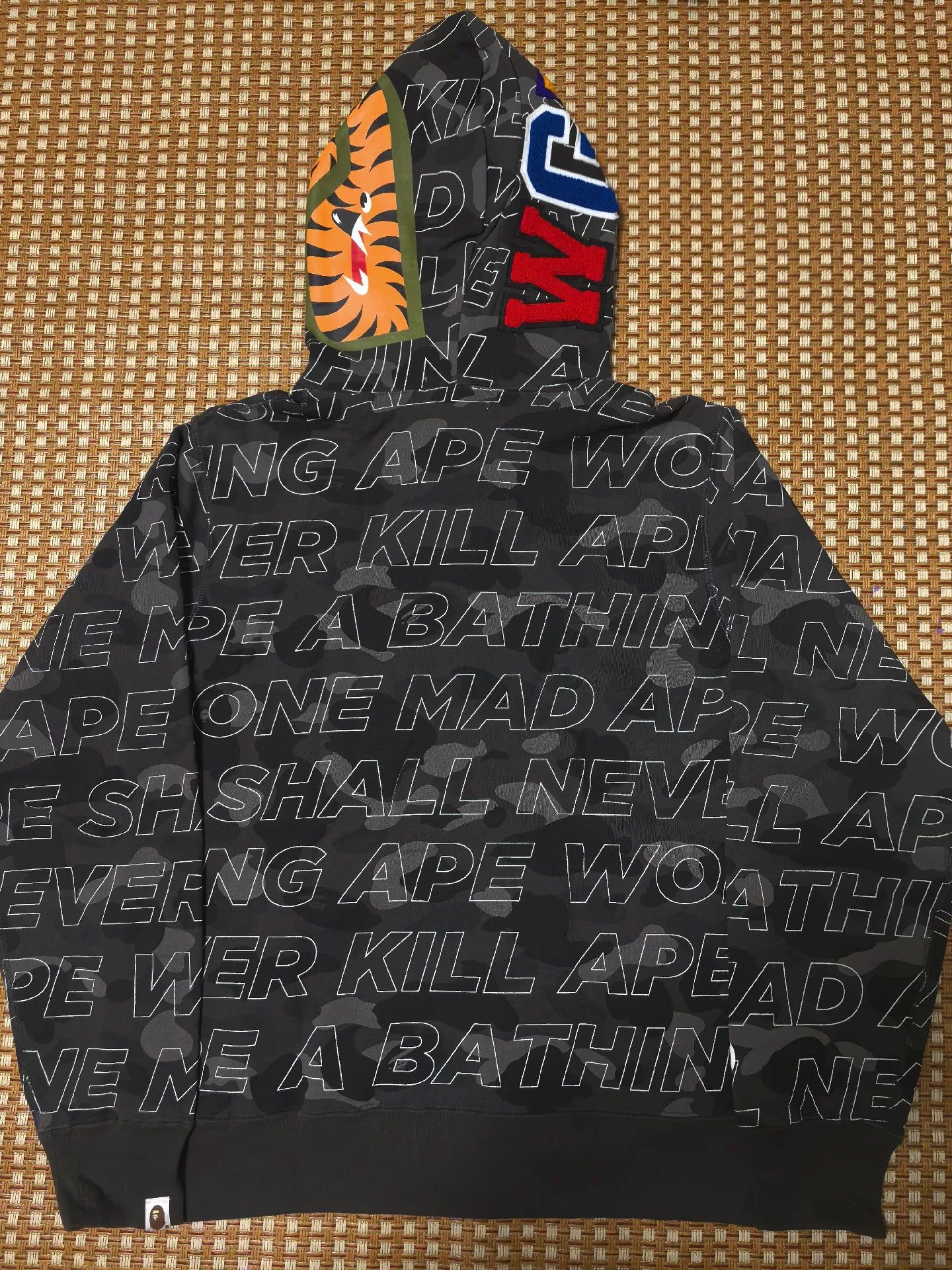 Bape Bape Multi Shark Sweatshirt Pullover Size US L / EU 52-54 / 3 - 2 Thumbnail