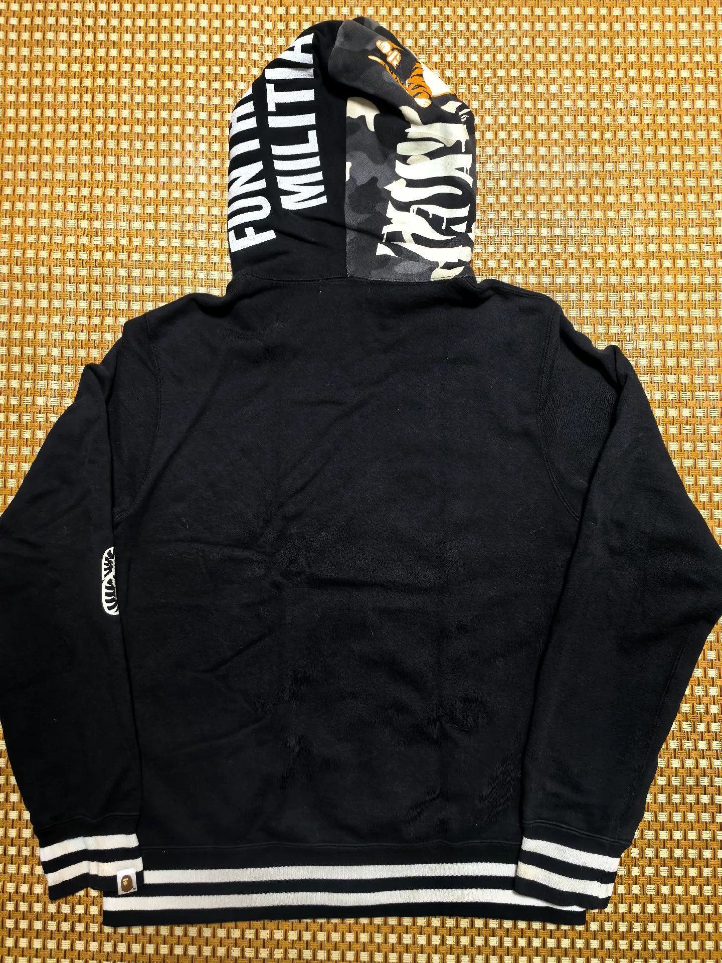 Bape Bape Multi Shark Sweatshirt Pullover Size US L / EU 52-54 / 3 - 2 Thumbnail