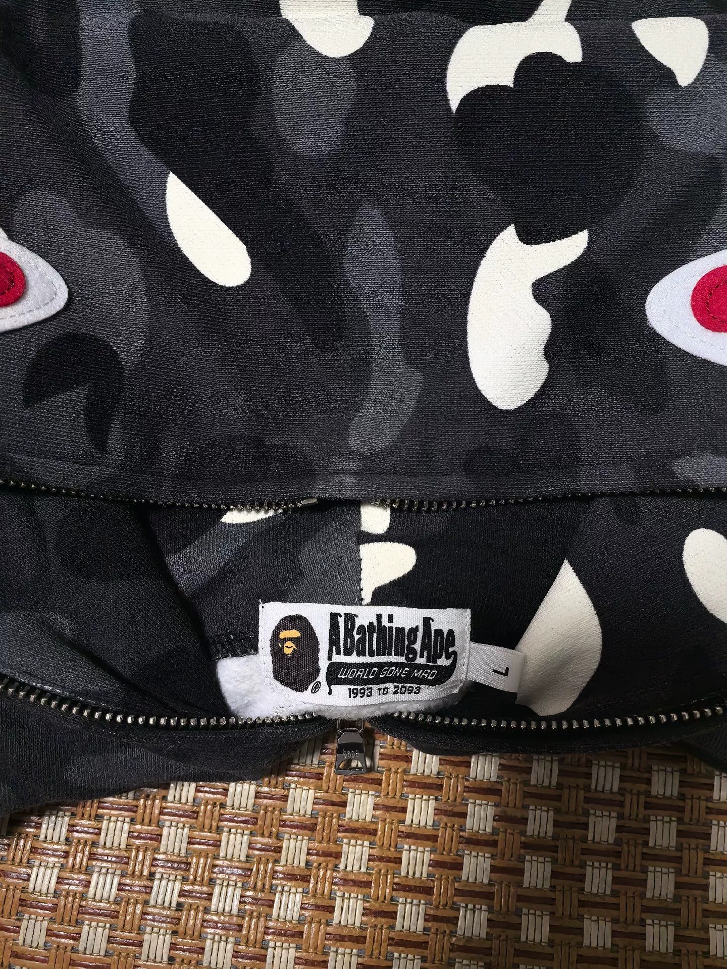 Bape Bape Multi Shark Sweatshirt Pullover Size US L / EU 52-54 / 3 - 6 Thumbnail