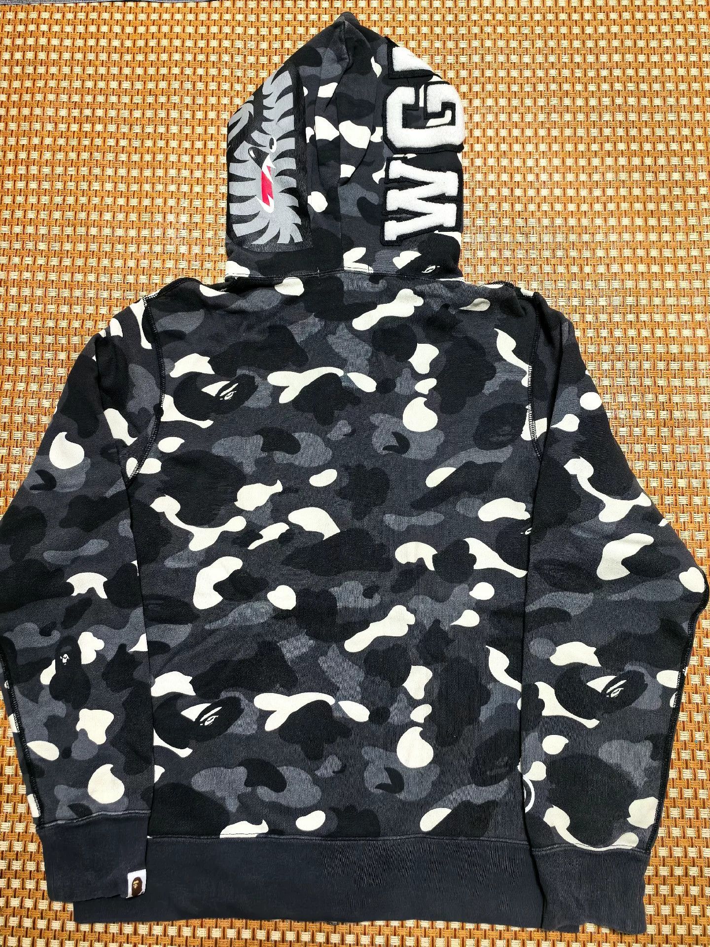 Bape Bape Multi Shark Sweatshirt Pullover Size US L / EU 52-54 / 3 - 2 Thumbnail