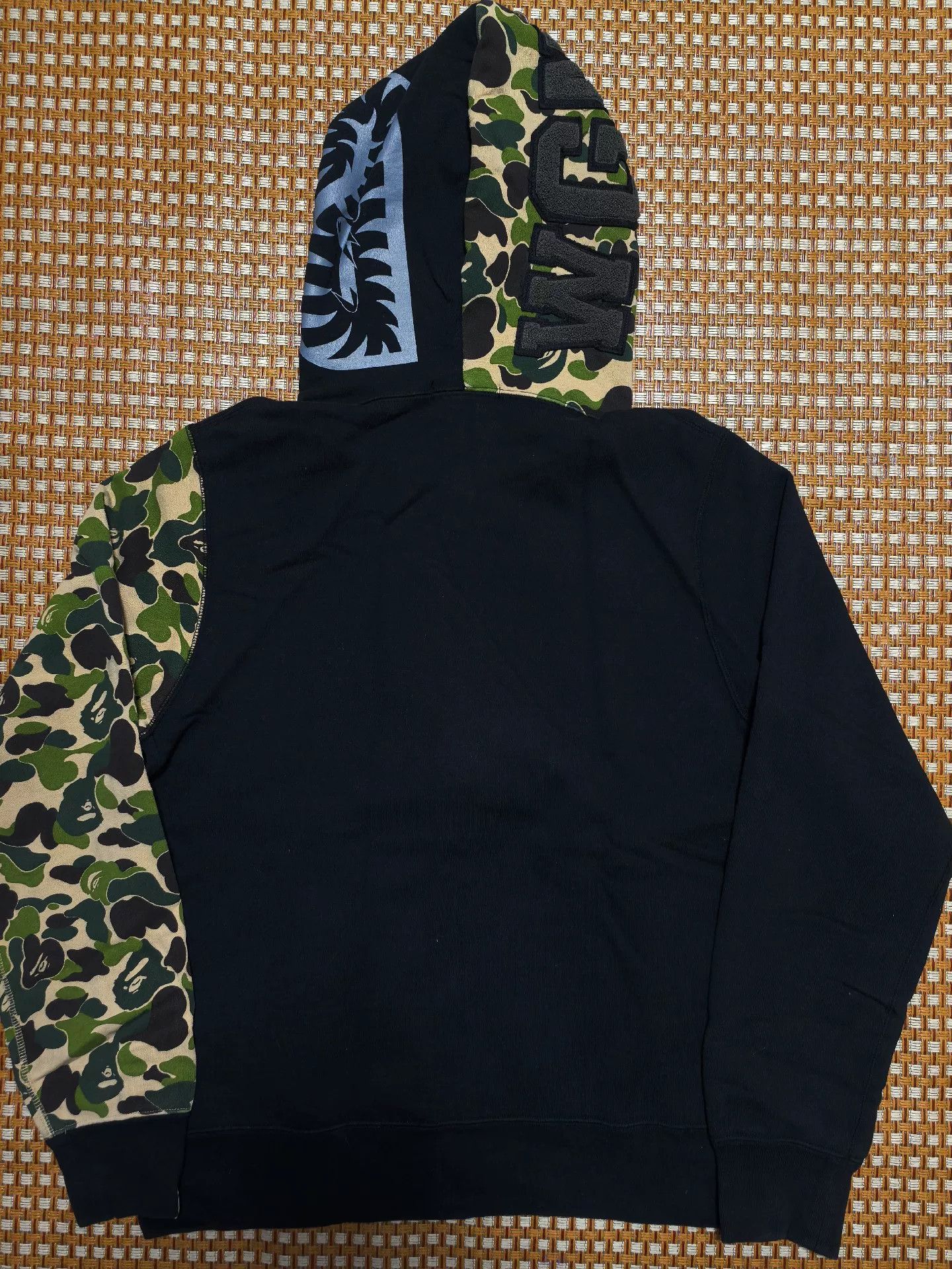 Bape Bape Multi Shark Sweatshirt Pullover Size US L / EU 52-54 / 3 - 2 Thumbnail