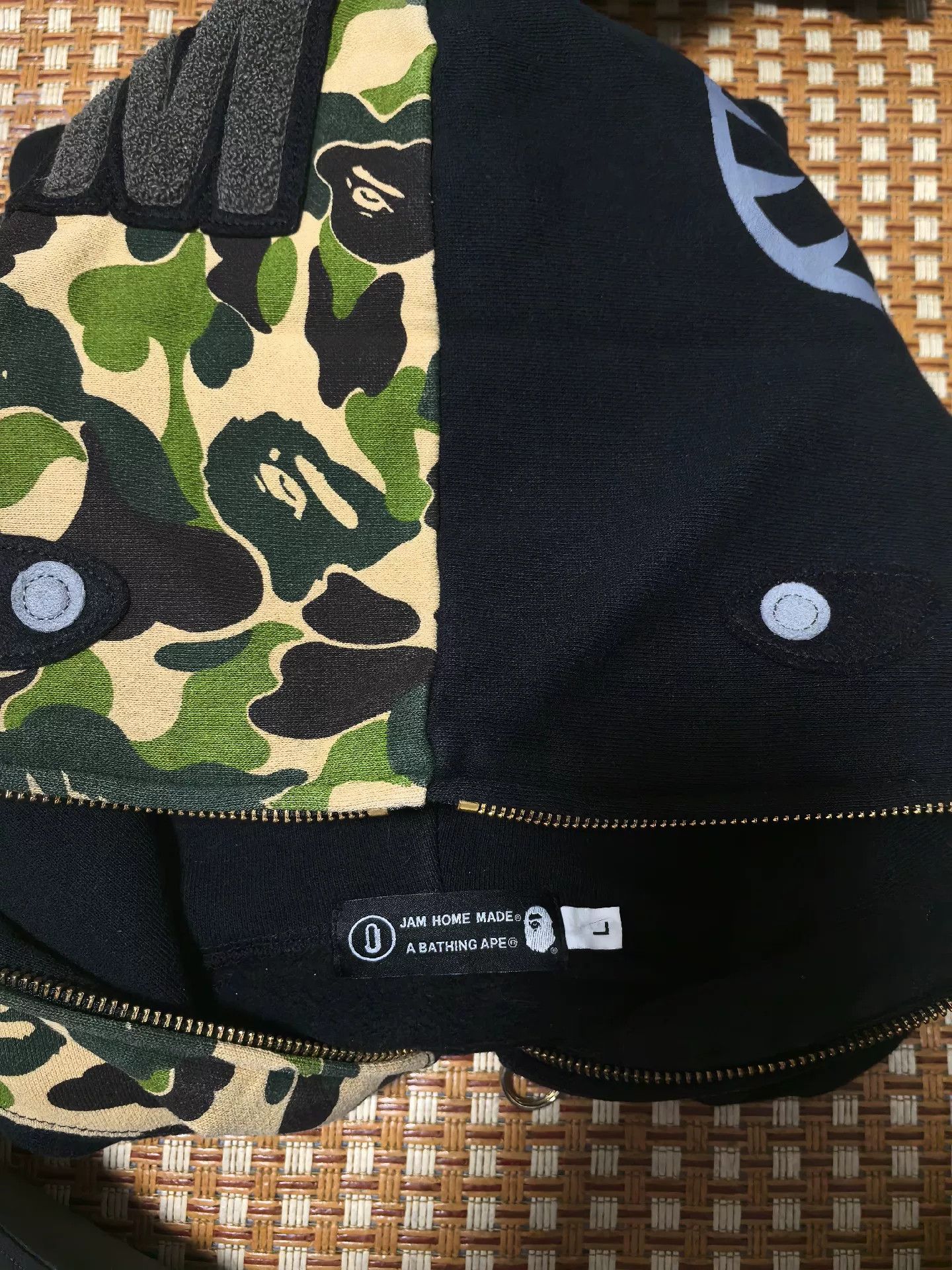 Bape Bape Multi Shark Sweatshirt Pullover Size US L / EU 52-54 / 3 - 6 Thumbnail