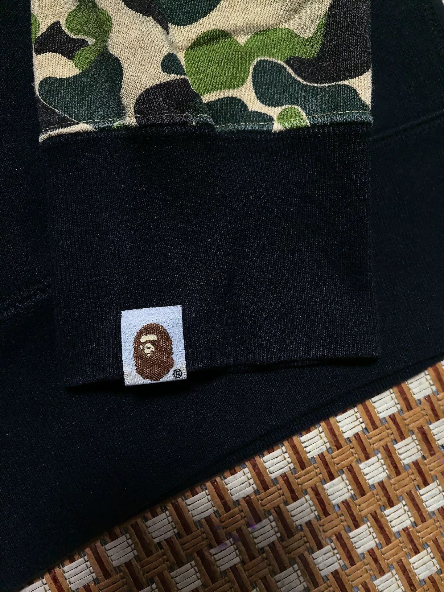 Bape Bape Multi Shark Sweatshirt Pullover Size US L / EU 52-54 / 3 - 5 Thumbnail