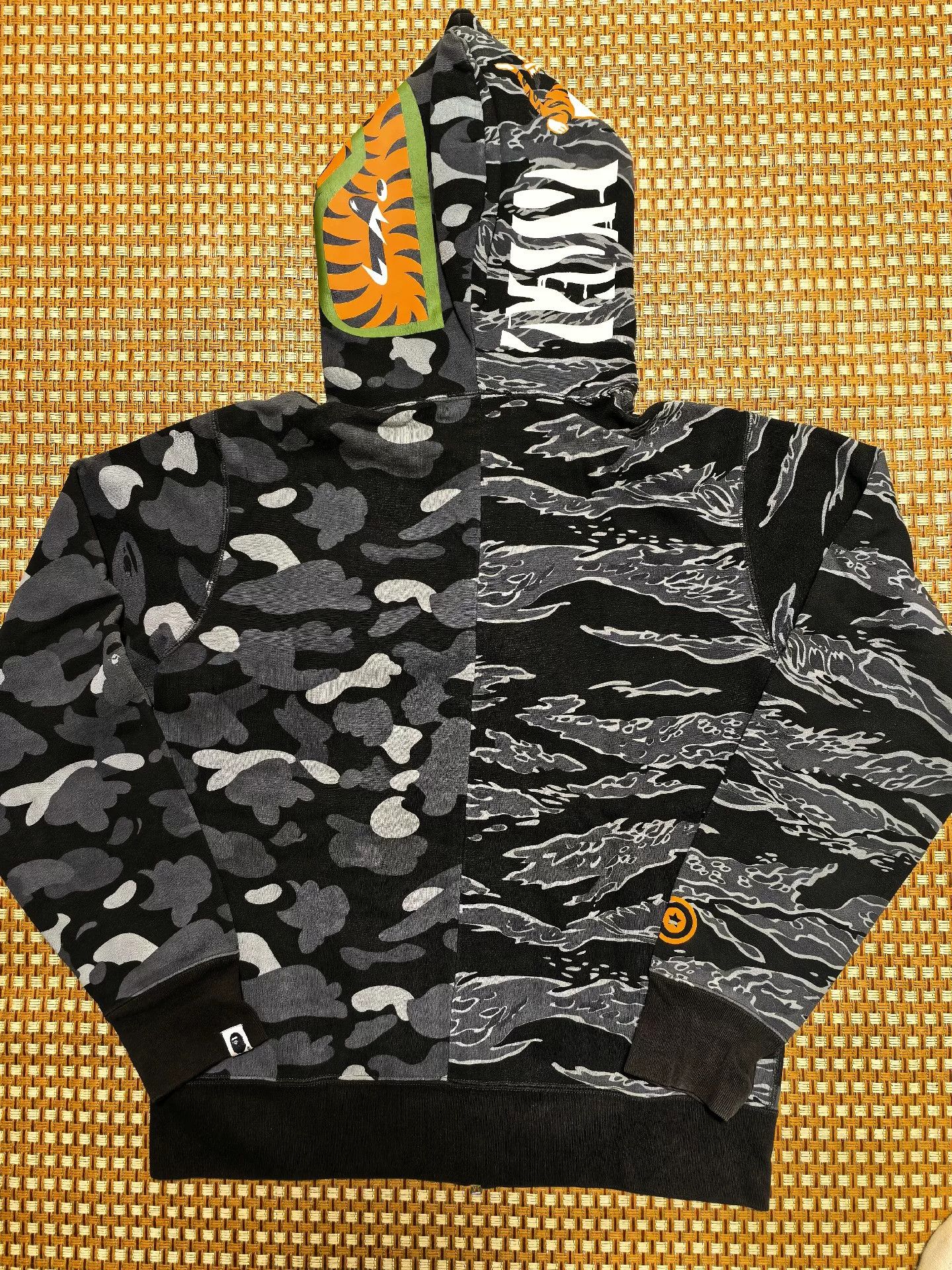 Bape Bape Multi Shark Sweatshirt Pullover Size US L / EU 52-54 / 3 - 2 Thumbnail