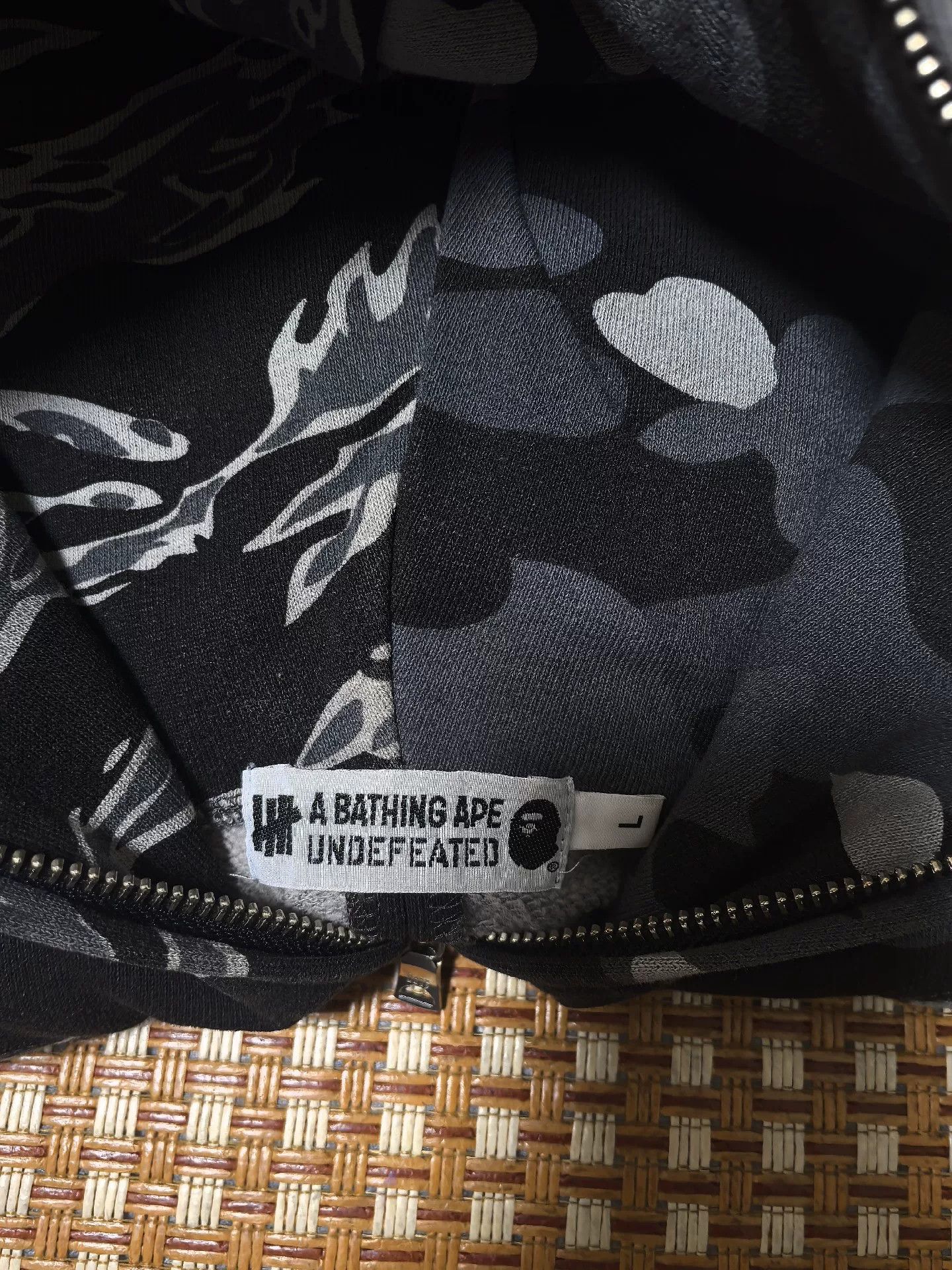 Bape Bape Multi Shark Sweatshirt Pullover Size US L / EU 52-54 / 3 - 7 Thumbnail