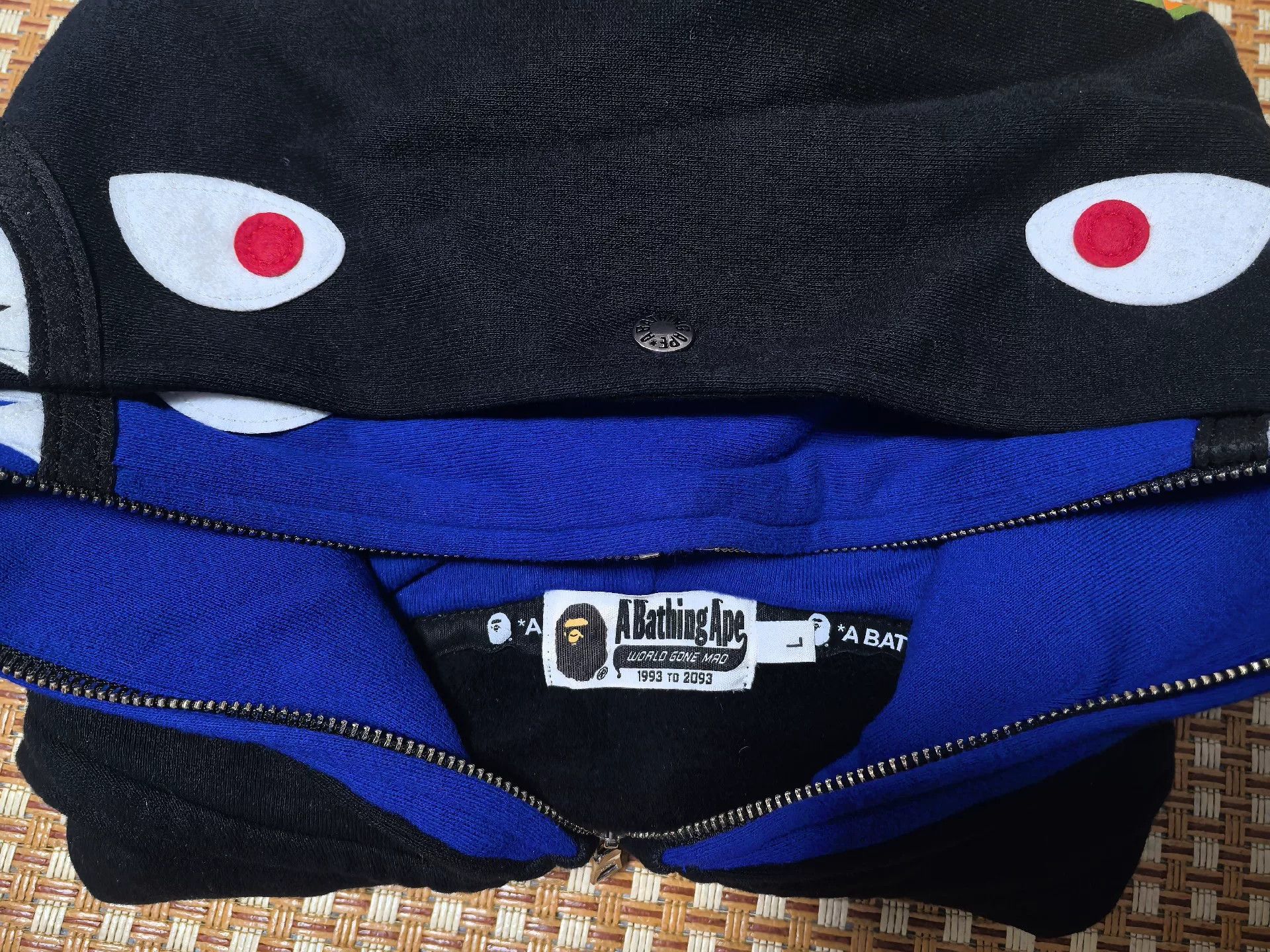 Bape Bape Multi Shark Sweatshirt Pullover Size US L / EU 52-54 / 3 - 6 Thumbnail