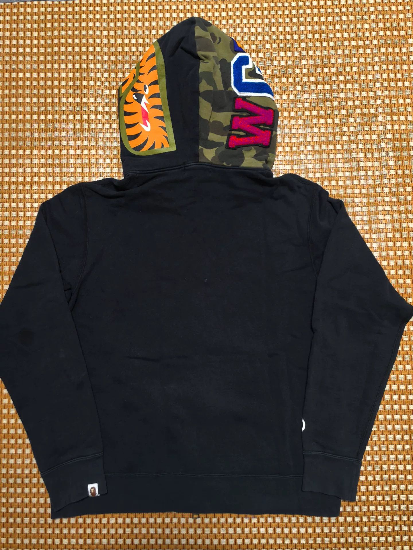 Bape Bape Multi Shark Sweatshirt Pullover Size US L / EU 52-54 / 3 - 2 Thumbnail