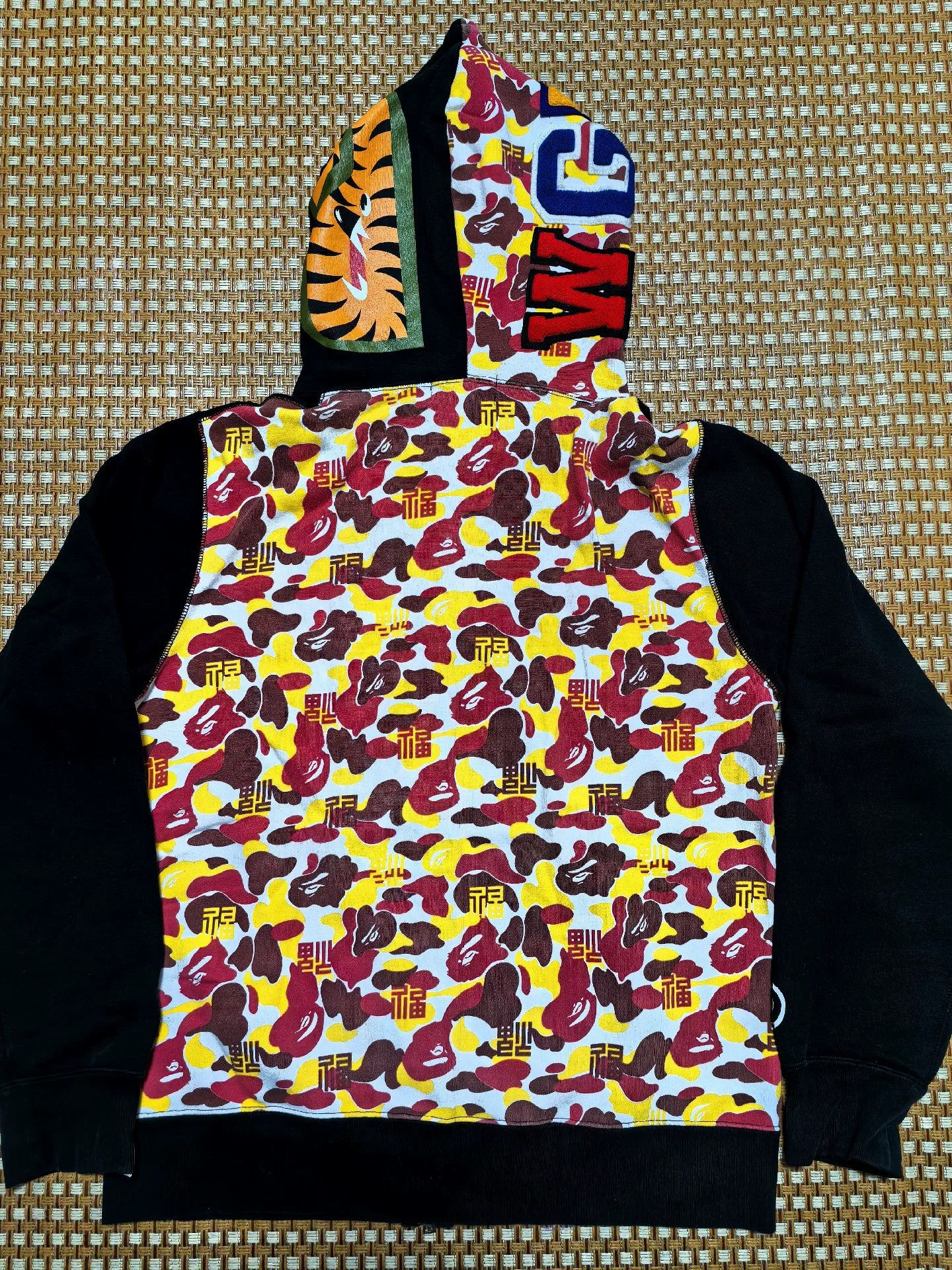 Bape Bape Multi Shark Sweatshirt Pullover Size US L / EU 52-54 / 3 - 2 Thumbnail