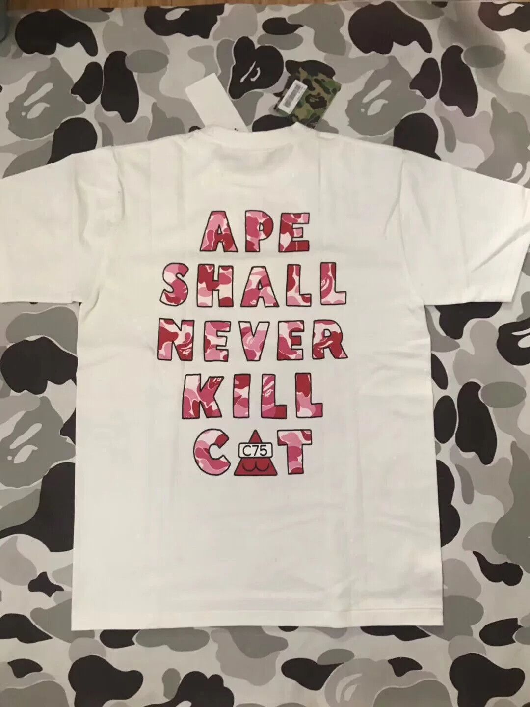 Bape Bape Shark T-Shirt Casual Short Sleeve Size US M / EU 48-50 / 2 - 3 Thumbnail