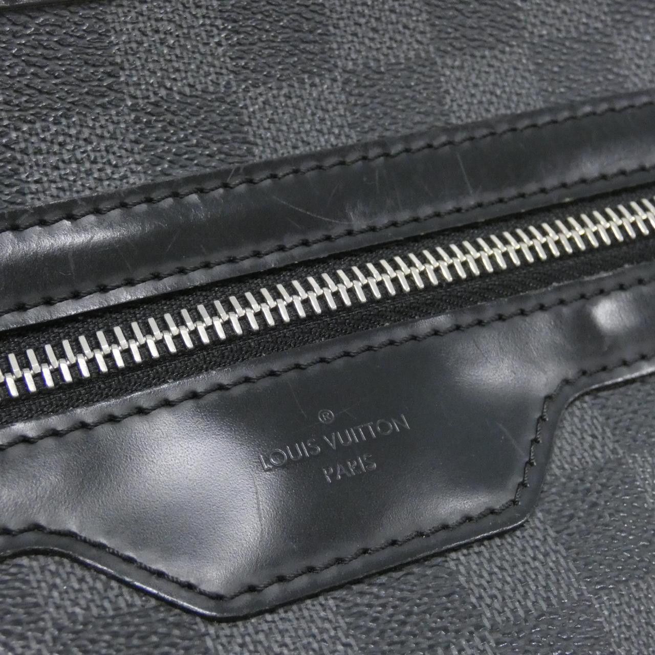 Louis Vuitton Louis Vuitton Louis Vuitton Damier Graphite Tomas shoulder bag Textile Shoulder Bag N58028 DUTY FREE for USA Size ONE SIZE - 4 Thumbnail