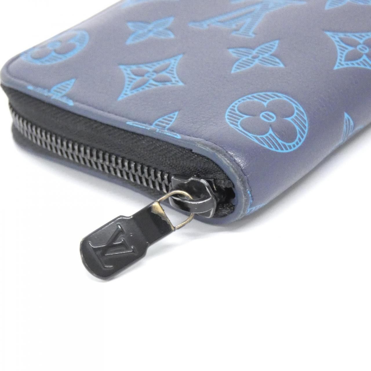Louis Vuitton Louis Vuitton Louis Vuitton Monogram Shadow Long Wallet Leather Long Wallet M82322 DUTY FREE for USA Size ONE SIZE - 5 Thumbnail