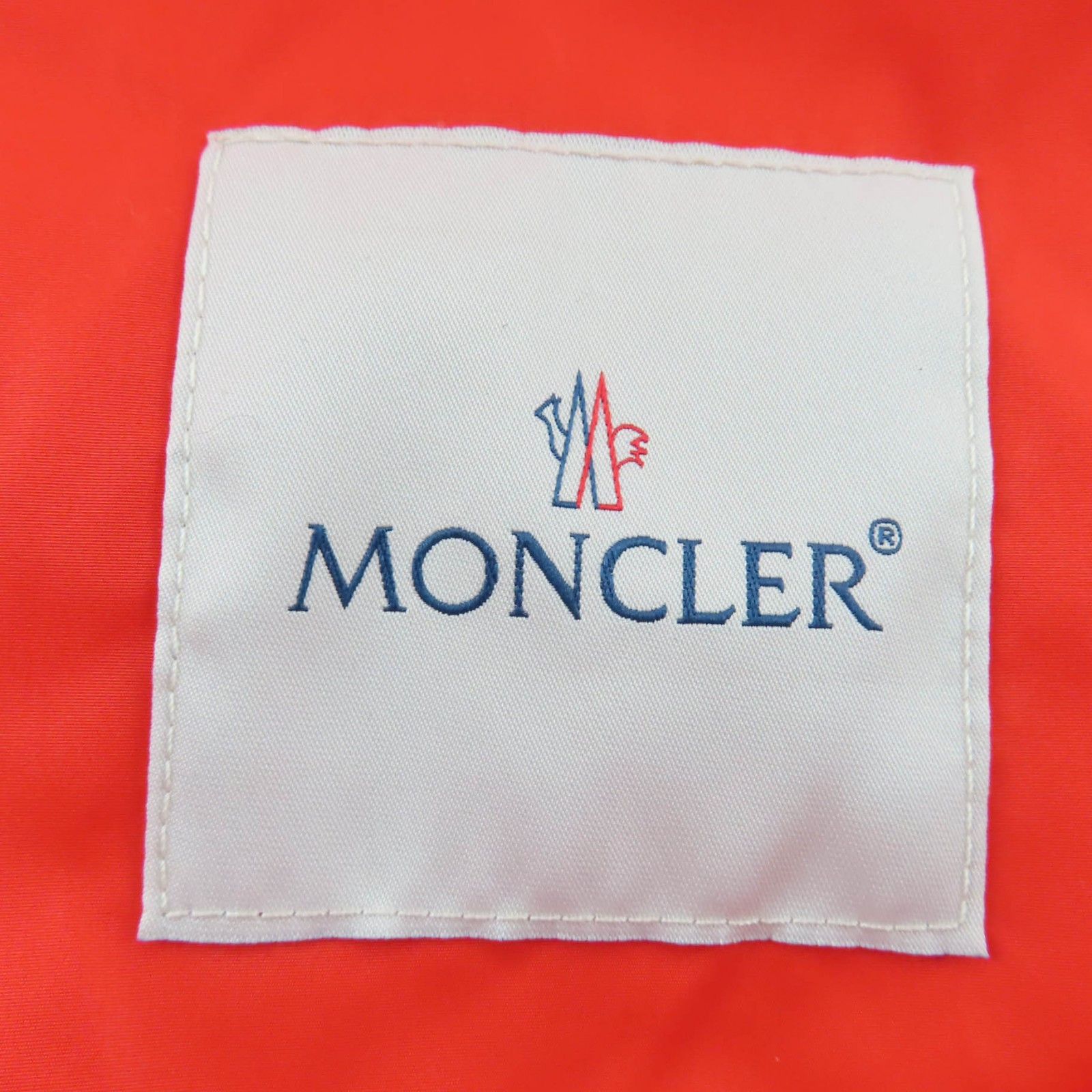 Moncler Moncler Moncler Nylon Hooded Coat Textile Outerwear DUTY FREE for USA Size ONE SIZE - 8 Thumbnail