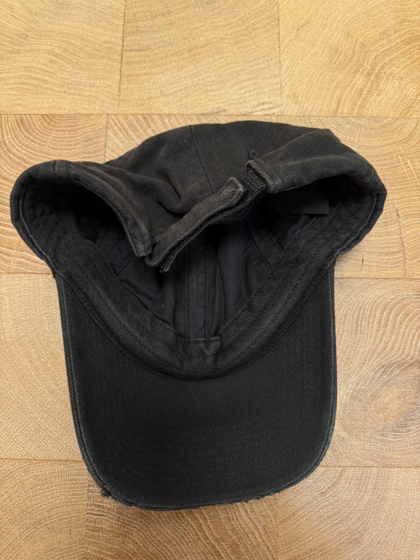 Balenciaga Balenciaga Authentic Embroidered Baseball Cap Size ONE SIZE - 4 Thumbnail