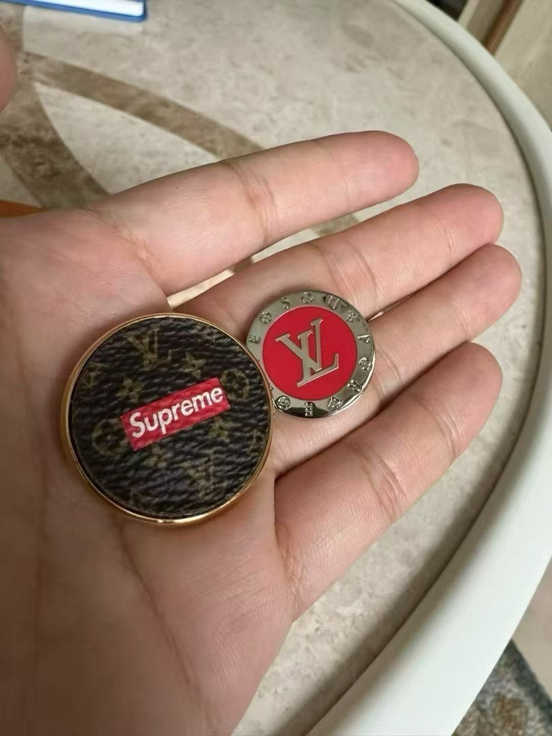 Louis Vuitton LV Supreme Brooch Pair Size ONE SIZE - 4 Thumbnail