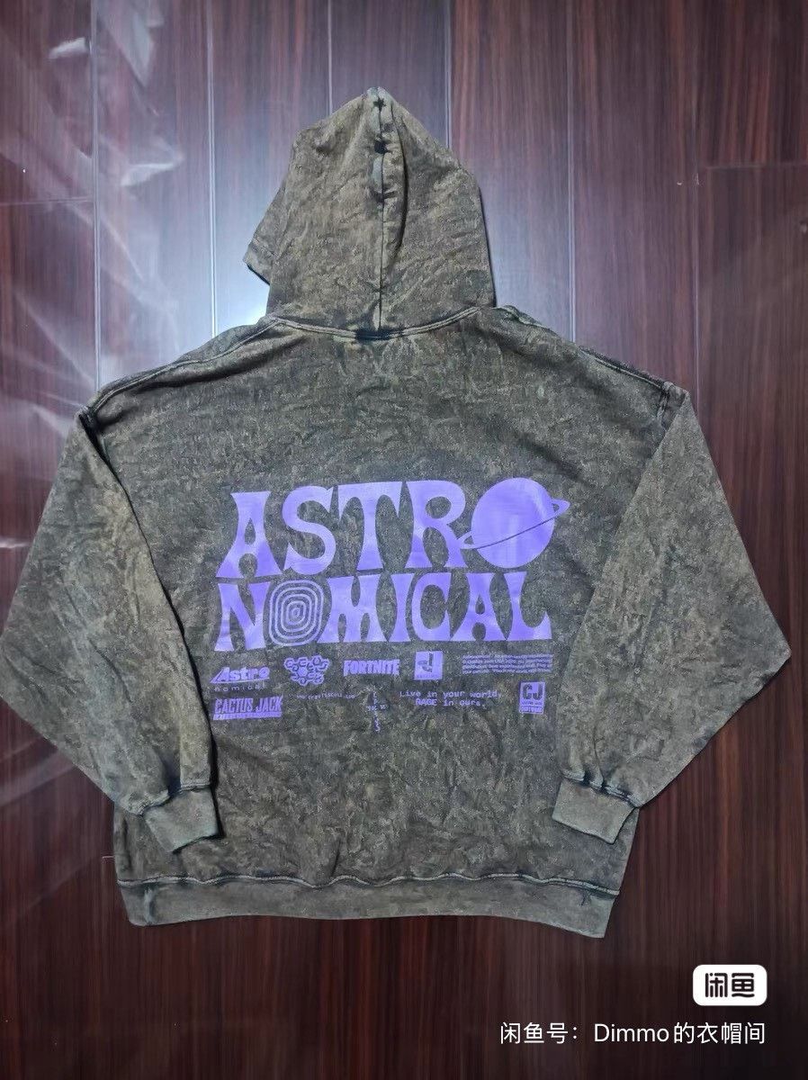 Travis Scott Travis Scott x Fortnite Smile Earth Hoodie Size US XL / EU 56 / 4 - 4 Thumbnail