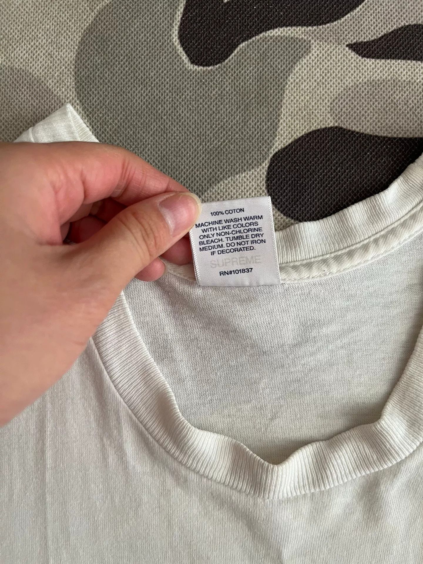 Supreme Supreme White UND T-Shirt Casual Size US XL / EU 56 / 4 - 3 Thumbnail