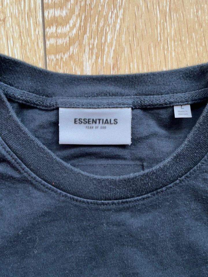 Essentials Essentials T-Shirt Casual Short Sleeve Size US L / EU 52-54 / 3 - 2 Thumbnail