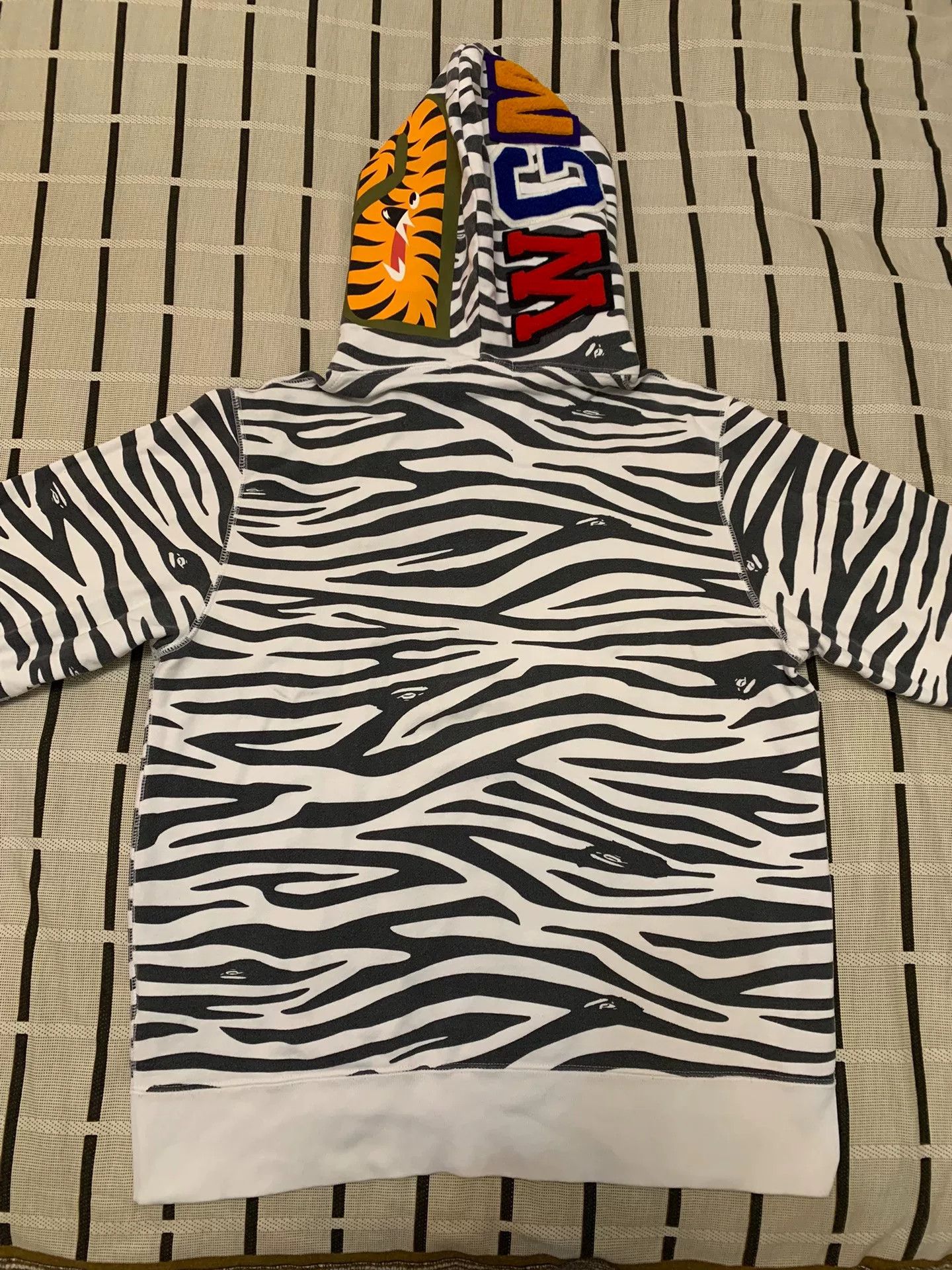 Bape Bape Shark Zebra Striped Light Jacket M Men Size US M / EU 48-50 / 2 - 3 Thumbnail