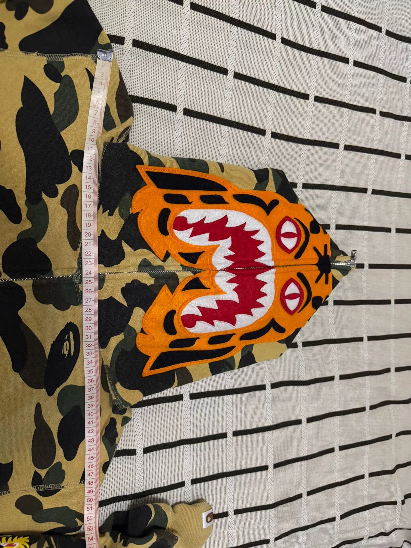 Bape Bape Tiger Camo Yellow Light Jacket XL Men Size US XL / EU 56 / 4 - 9 Thumbnail