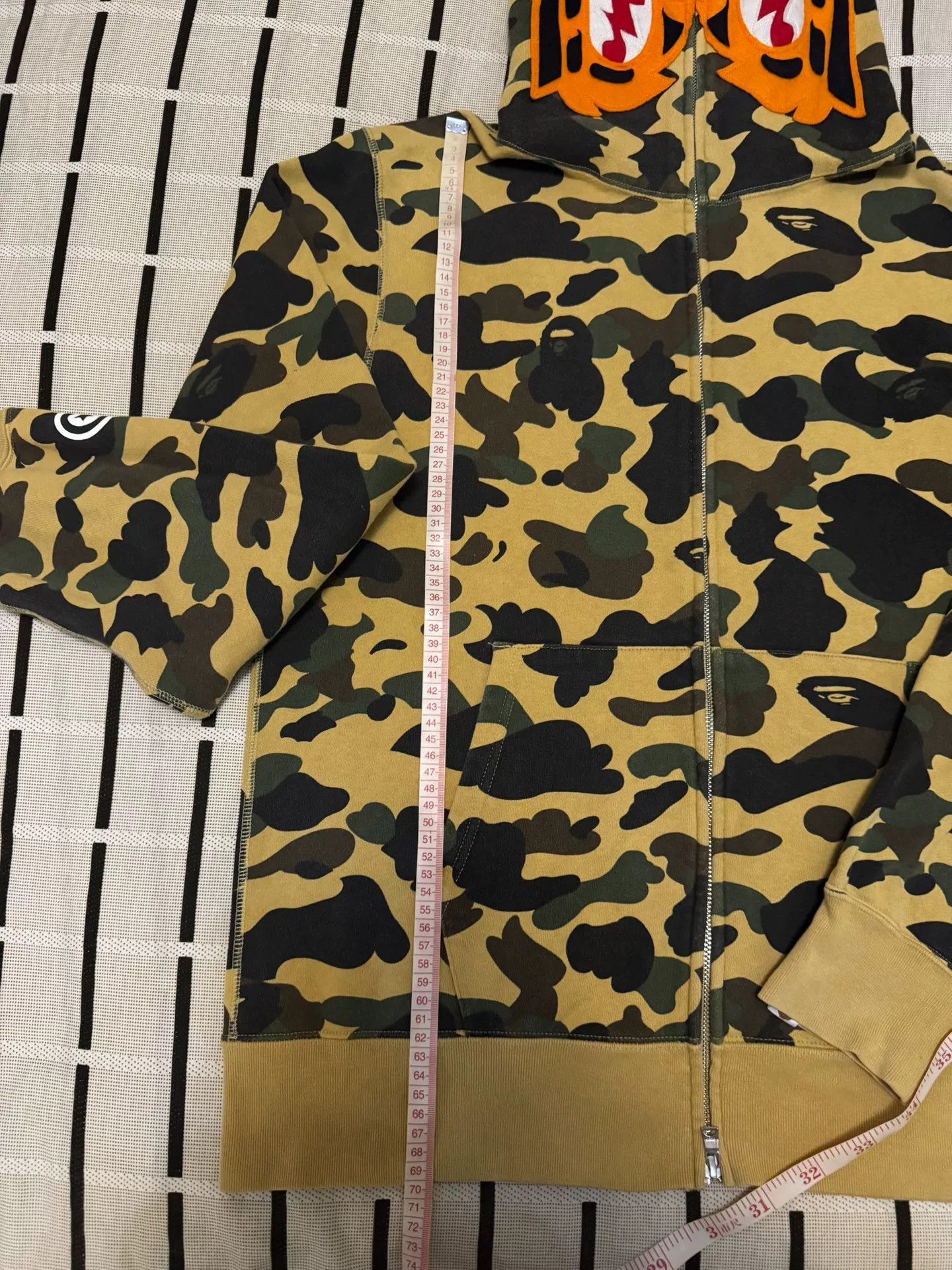 Bape Bape Tiger Camo Yellow Light Jacket XL Men Size US XL / EU 56 / 4 - 7 Thumbnail