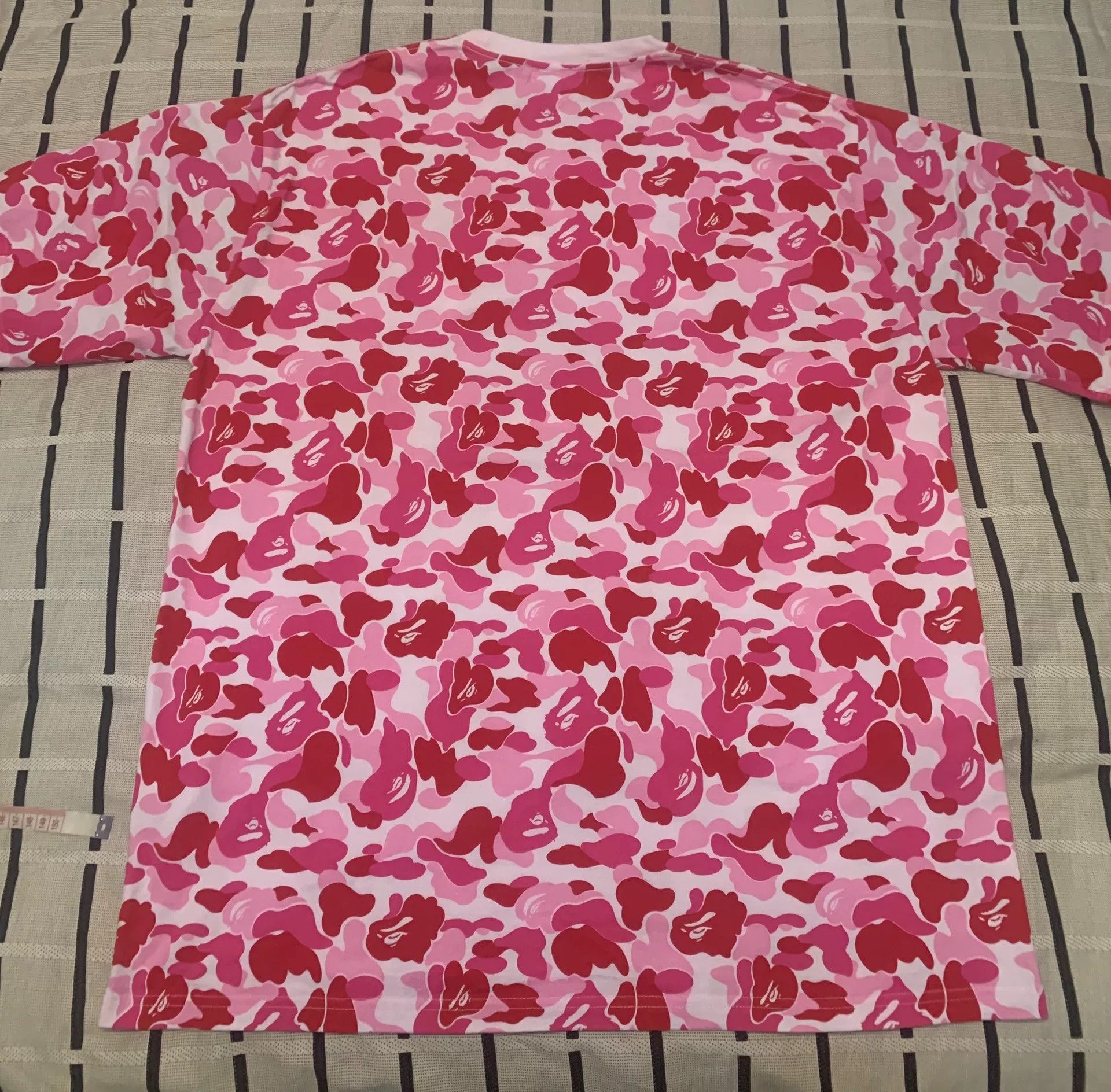Bape Bape Camo Ape Head Pink T-Shirt XXXL Men Size US XXL / EU 58 / 5 - 2 Thumbnail