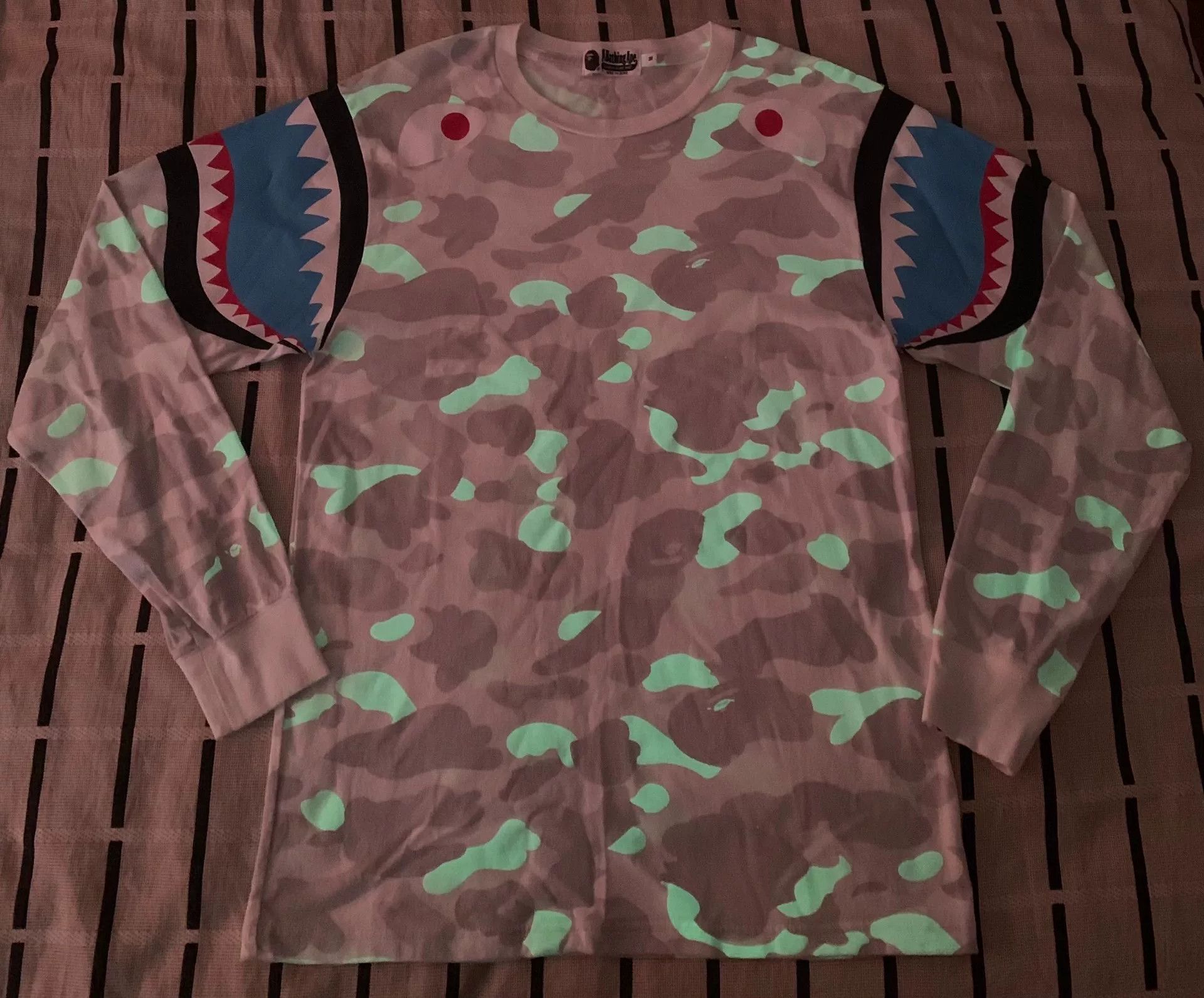 Bape Bape Shark Camo Blue T-Shirt M Men Size US M / EU 48-50 / 2 - 2 Thumbnail