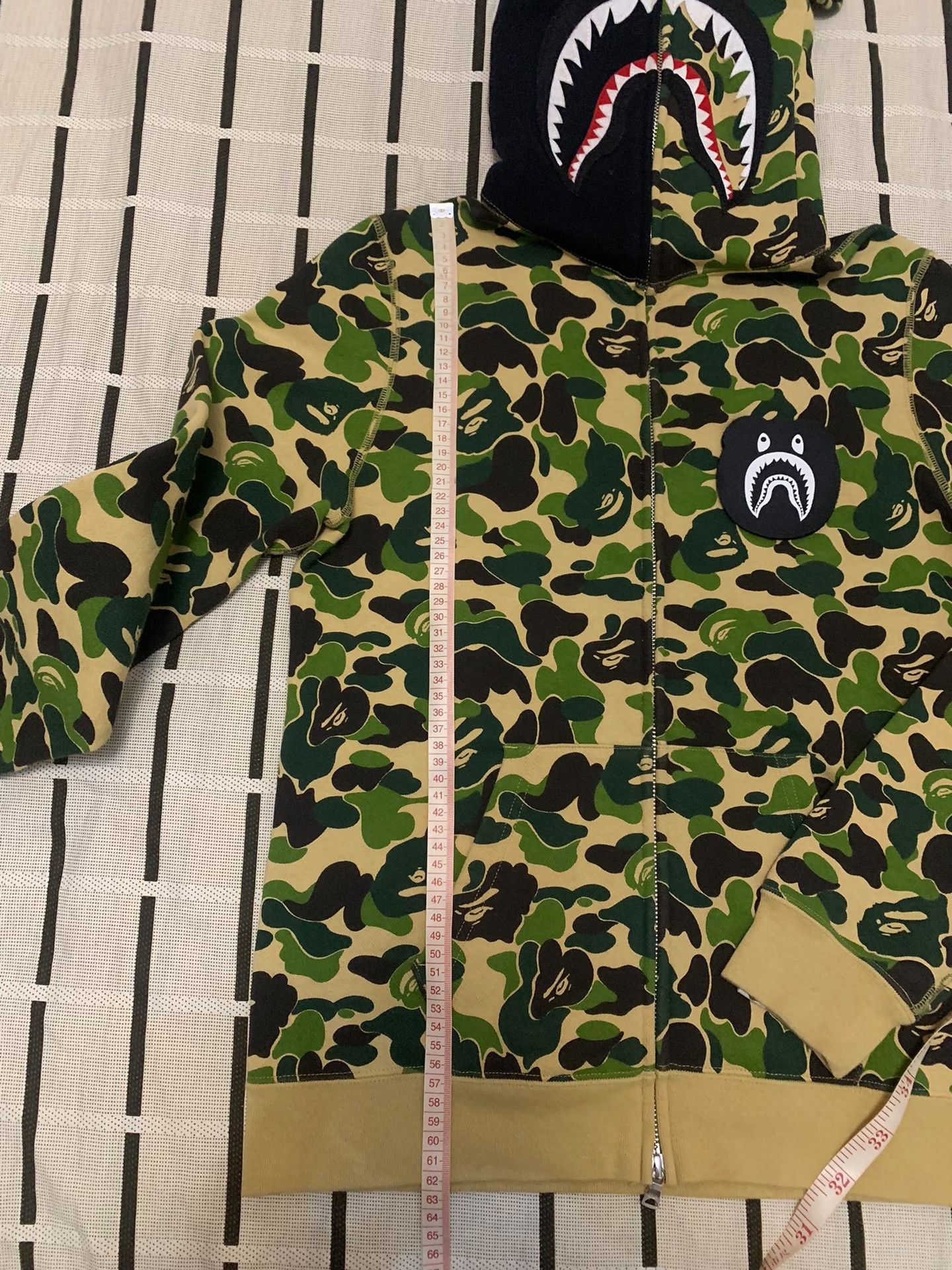 Bape Bape Shark Camo Green Light Jacket S Men Size US S / EU 44-46 / 1 - 7 Thumbnail