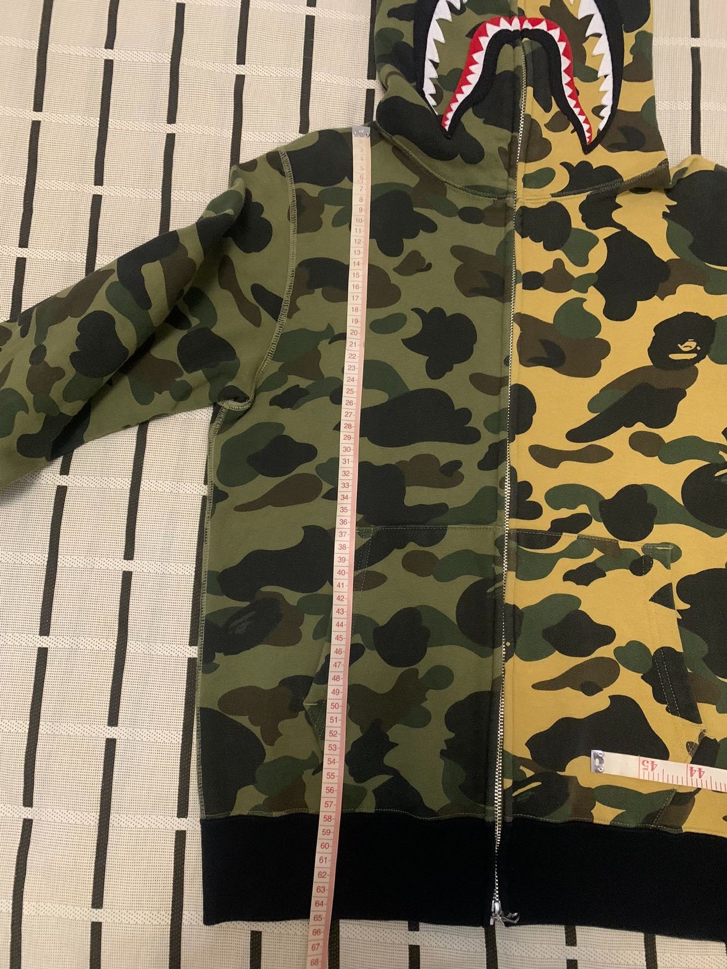 Bape Bape Shark Camo Yellow Light Jacket M Men Size US M / EU 48-50 / 2 - 7 Thumbnail