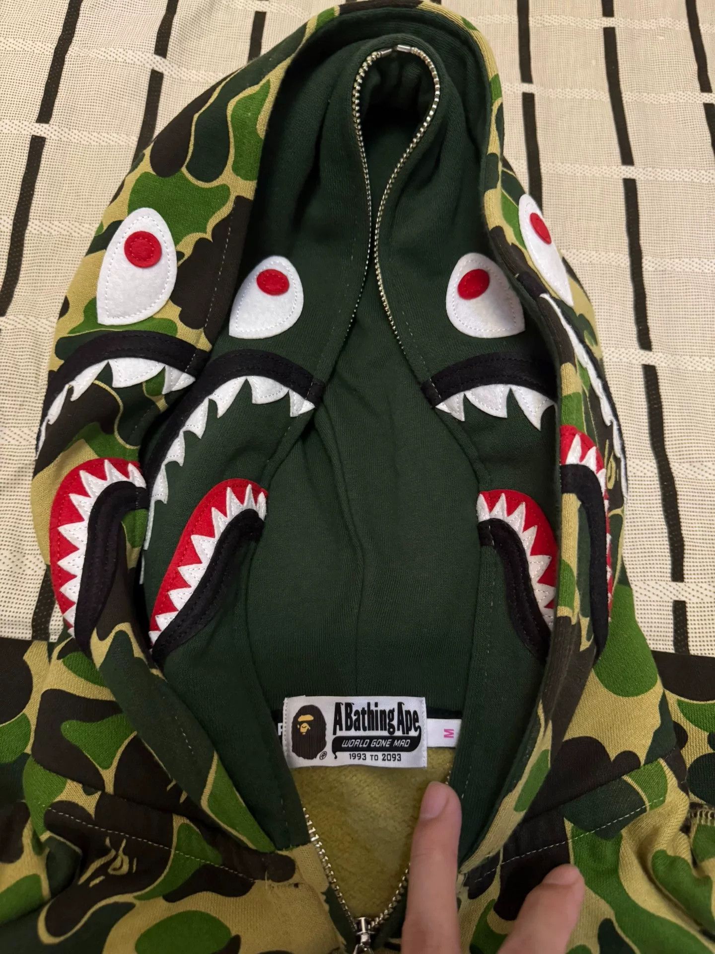 Bape Bape Shark Camo Green Light Jacket M Men Size US M / EU 48-50 / 2 - 3 Thumbnail