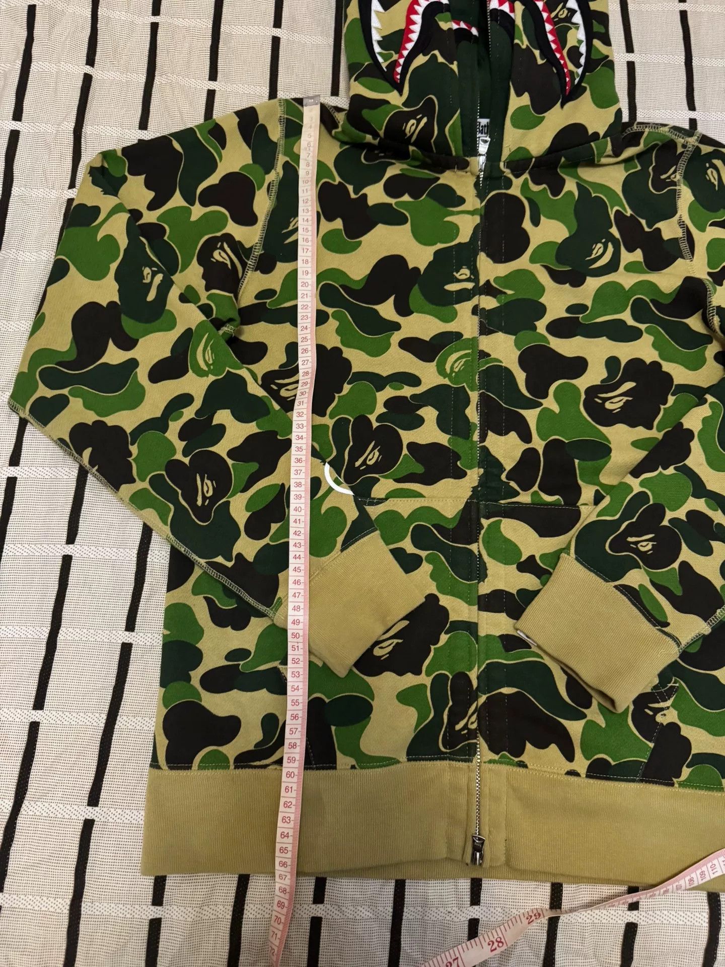 Bape Bape Shark Camo Green Light Jacket M Men Size US M / EU 48-50 / 2 - 7 Thumbnail