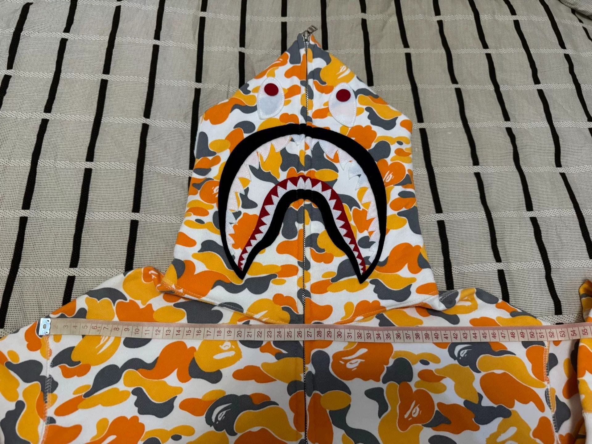 Bape Bape Limited Shark Yellow Hoodie L Men Size US L / EU 52-54 / 3 - 9 Thumbnail